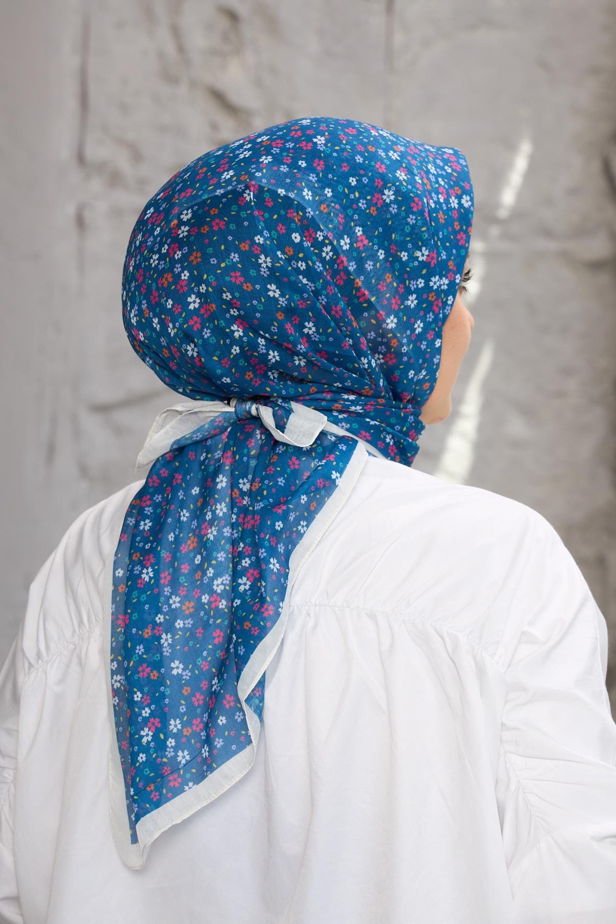 Mavi Çicek Dijital Soft Eşarp 