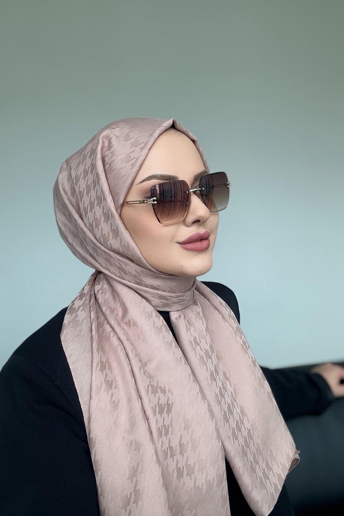 Minimal Kazayağı İpeksi Jakar Şal Latte