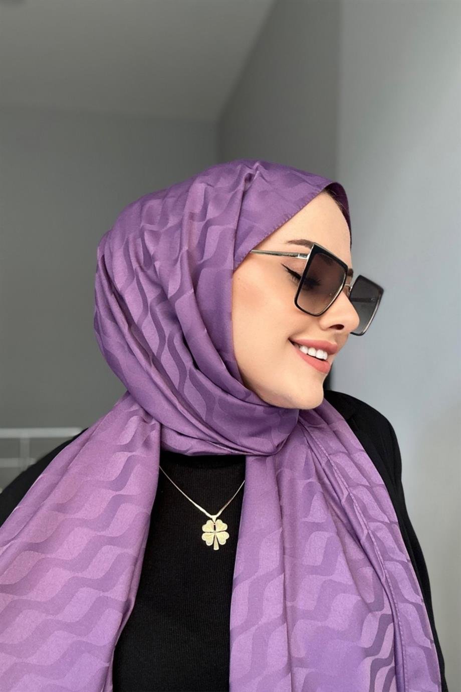 Mor Desenli İpeksi Jakar Şal 