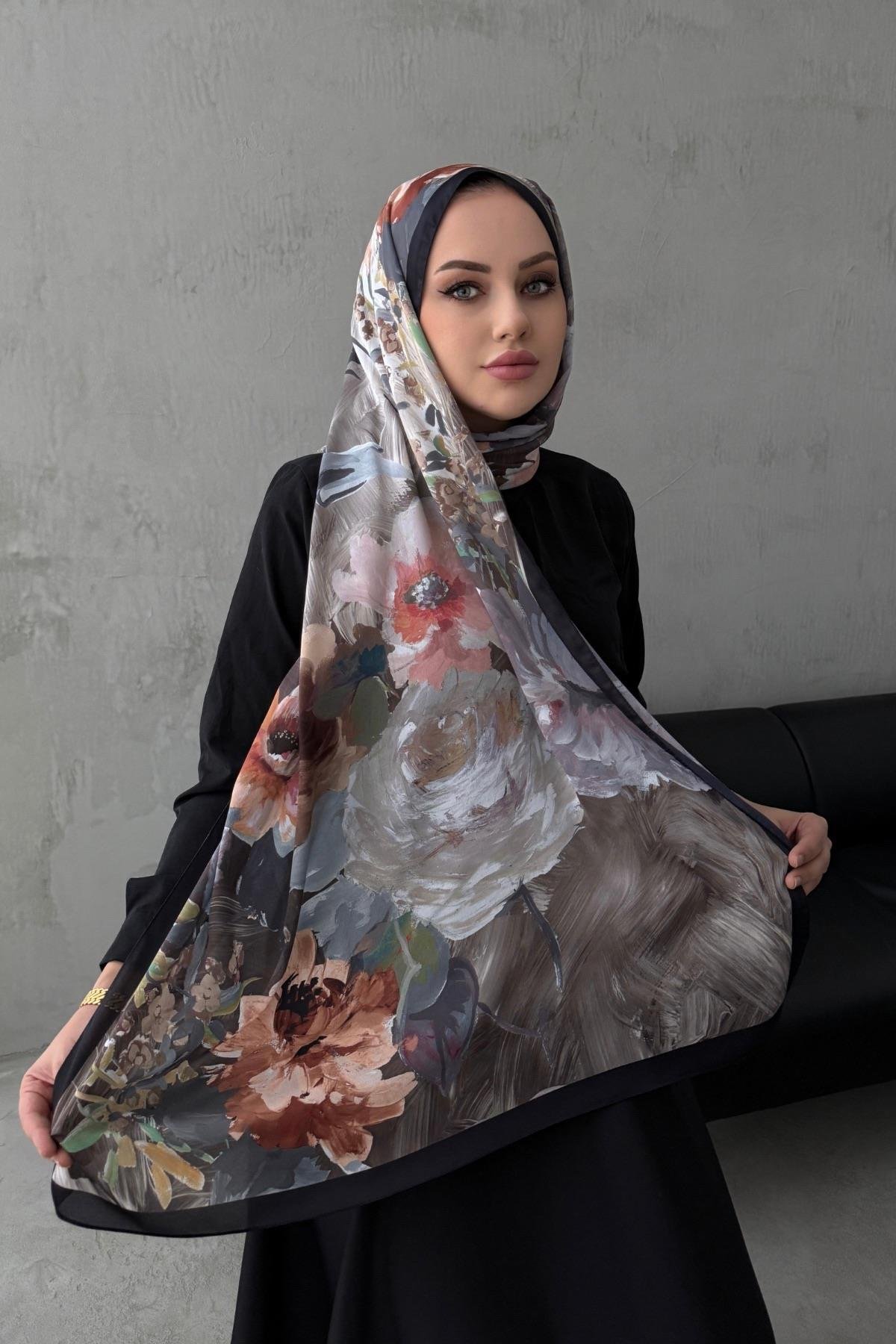 Siyah Lara Kumlu İpek Şal 