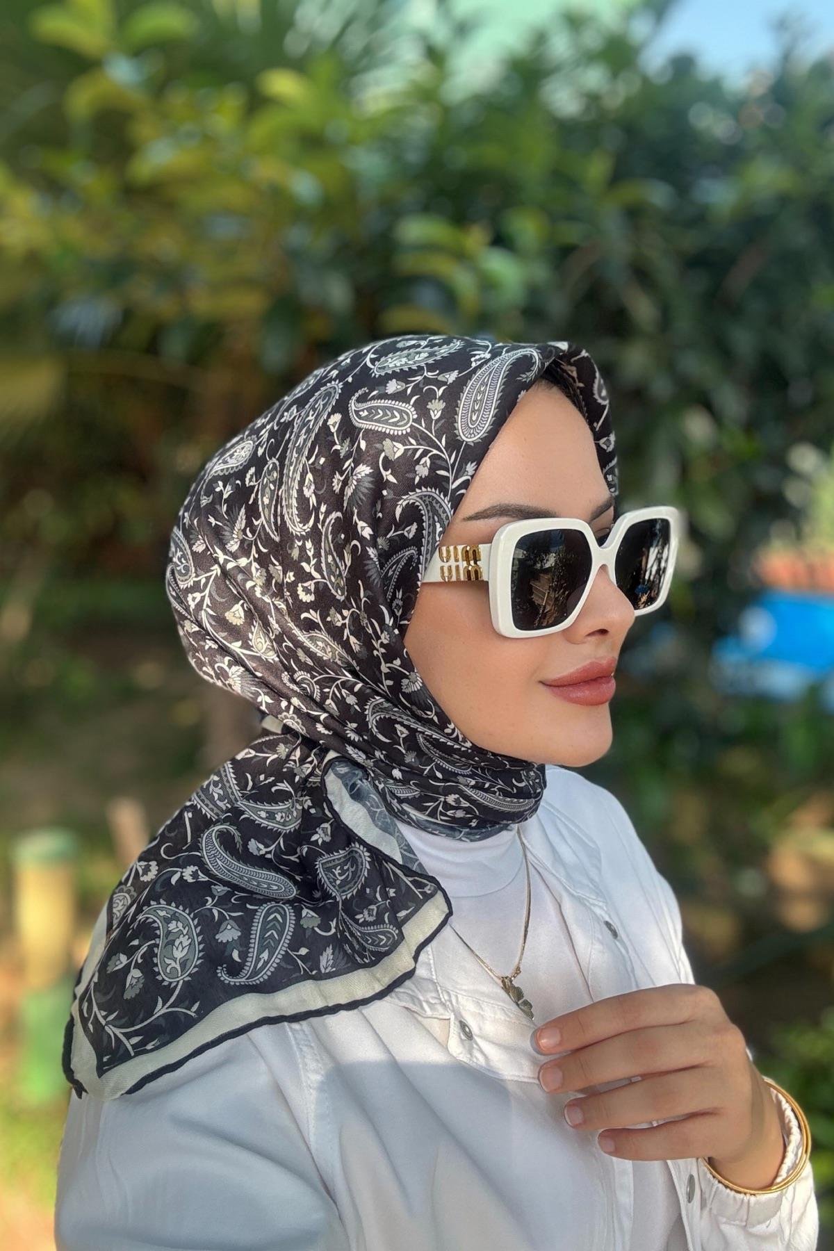 Siyah Retro Dijital Soft Eşarp