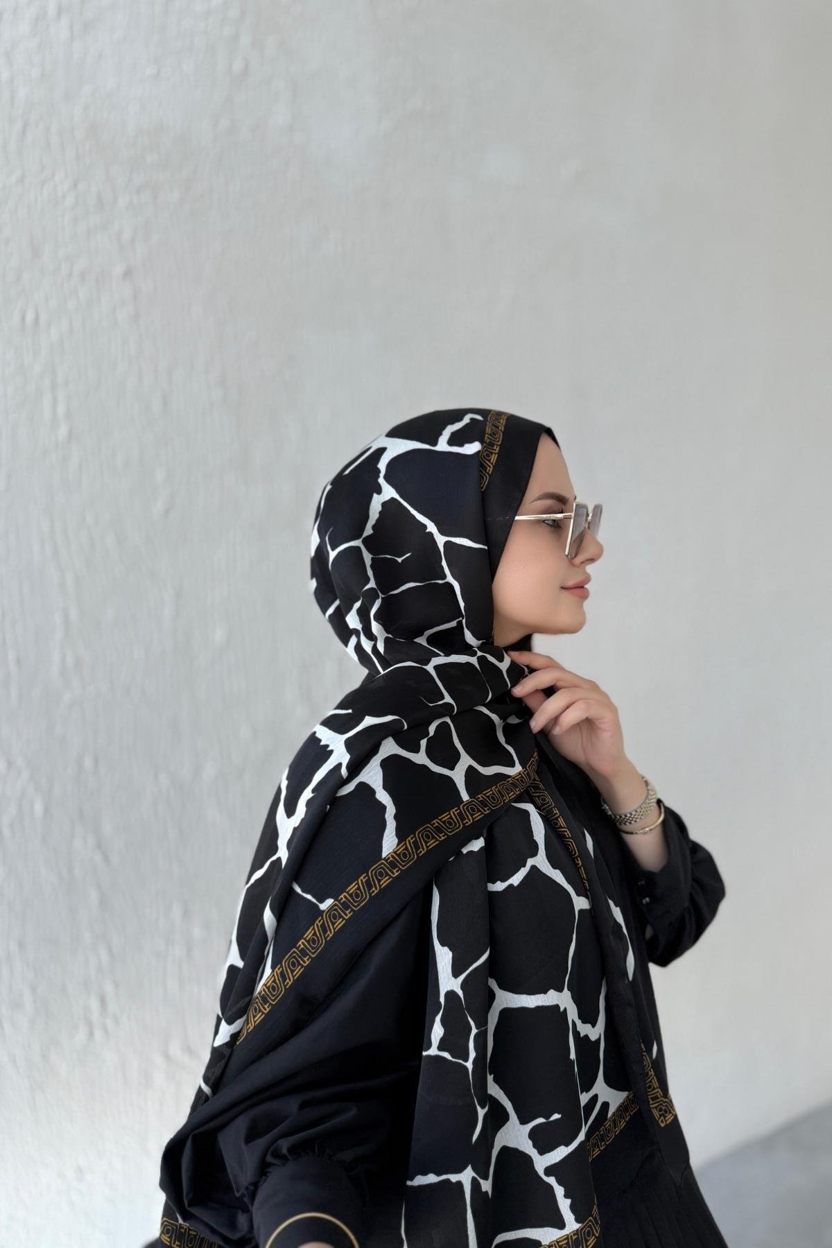 Siyah Taş Desen Vual İpek Şal 