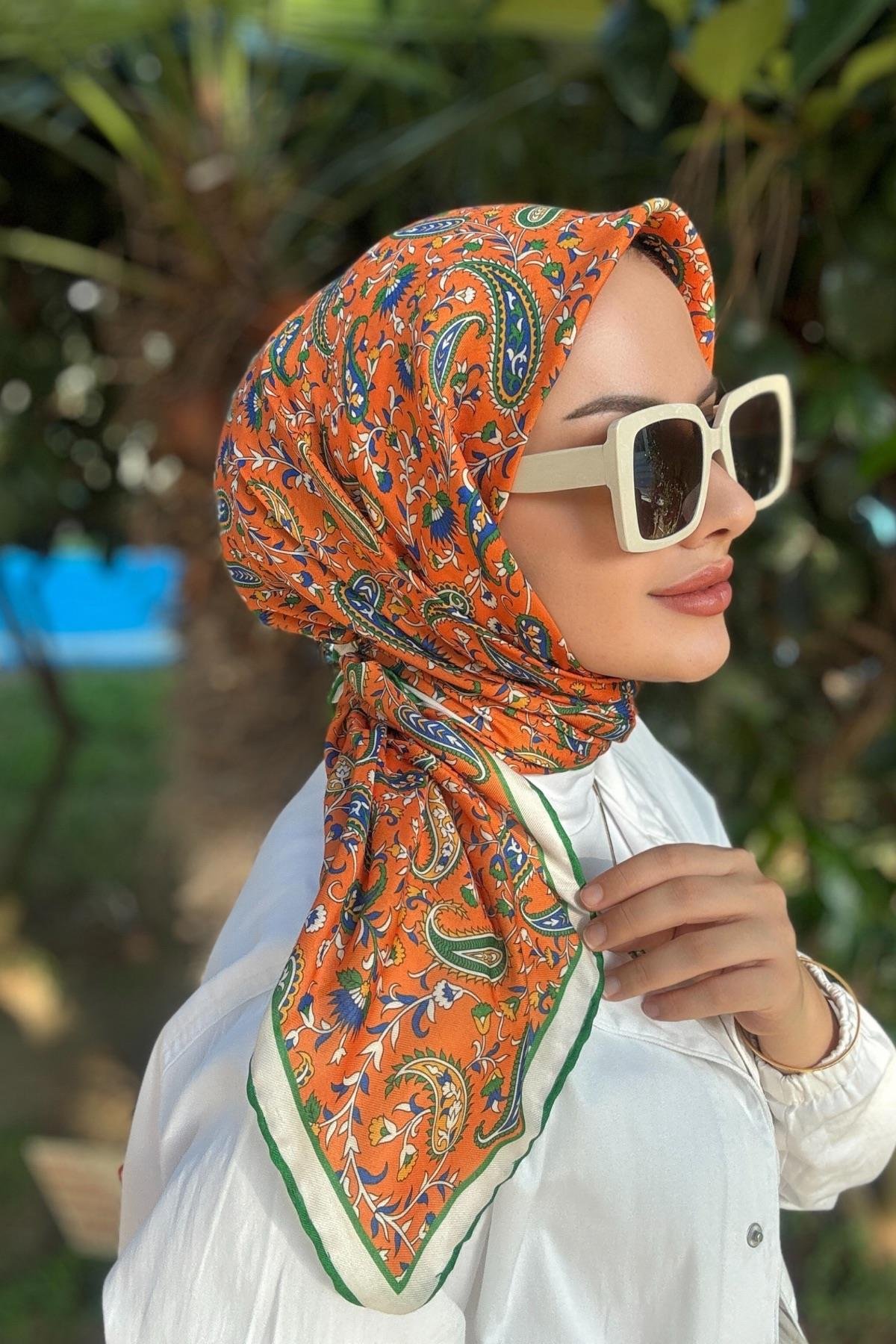 Turuncu Retro Dijital Soft Eşarp