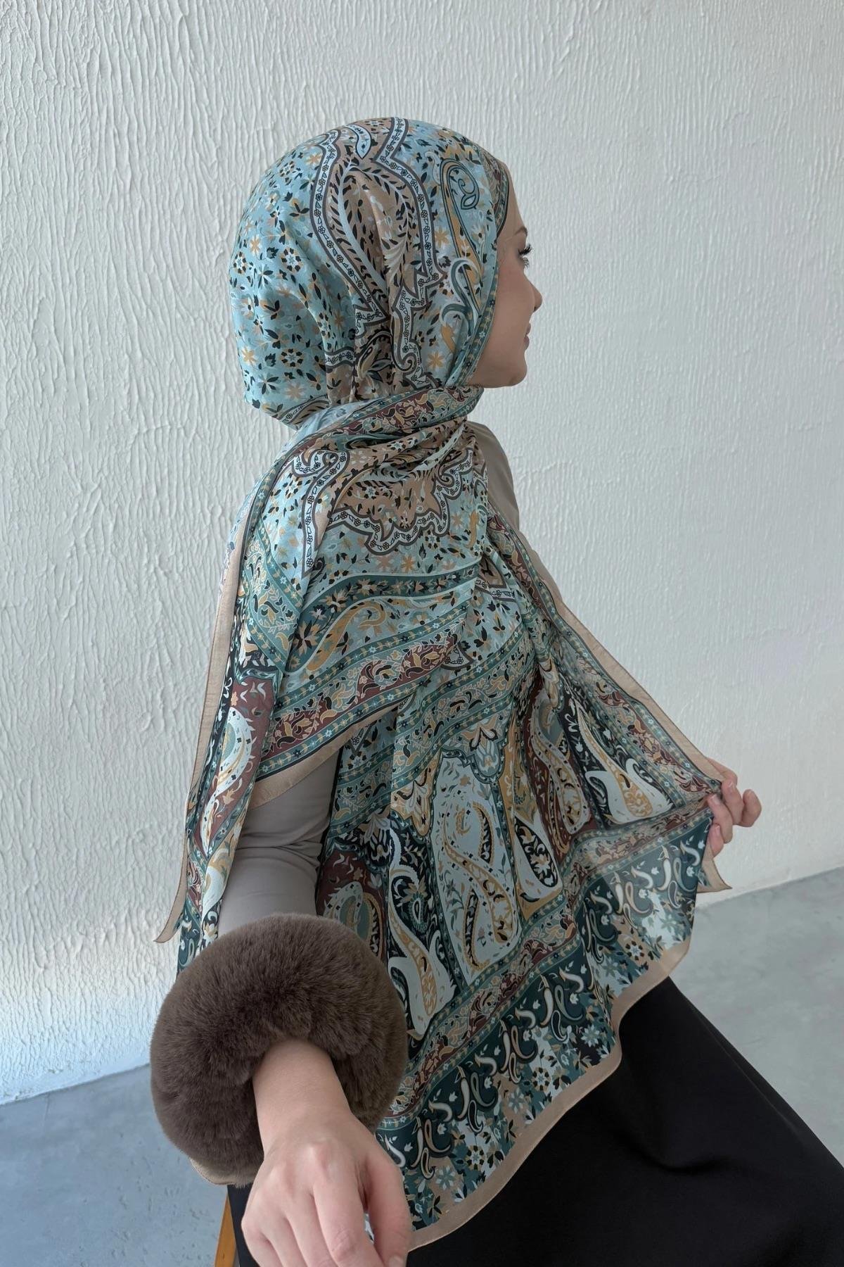 Yeşil Bergüzar Otantik Hint İpeği Şal