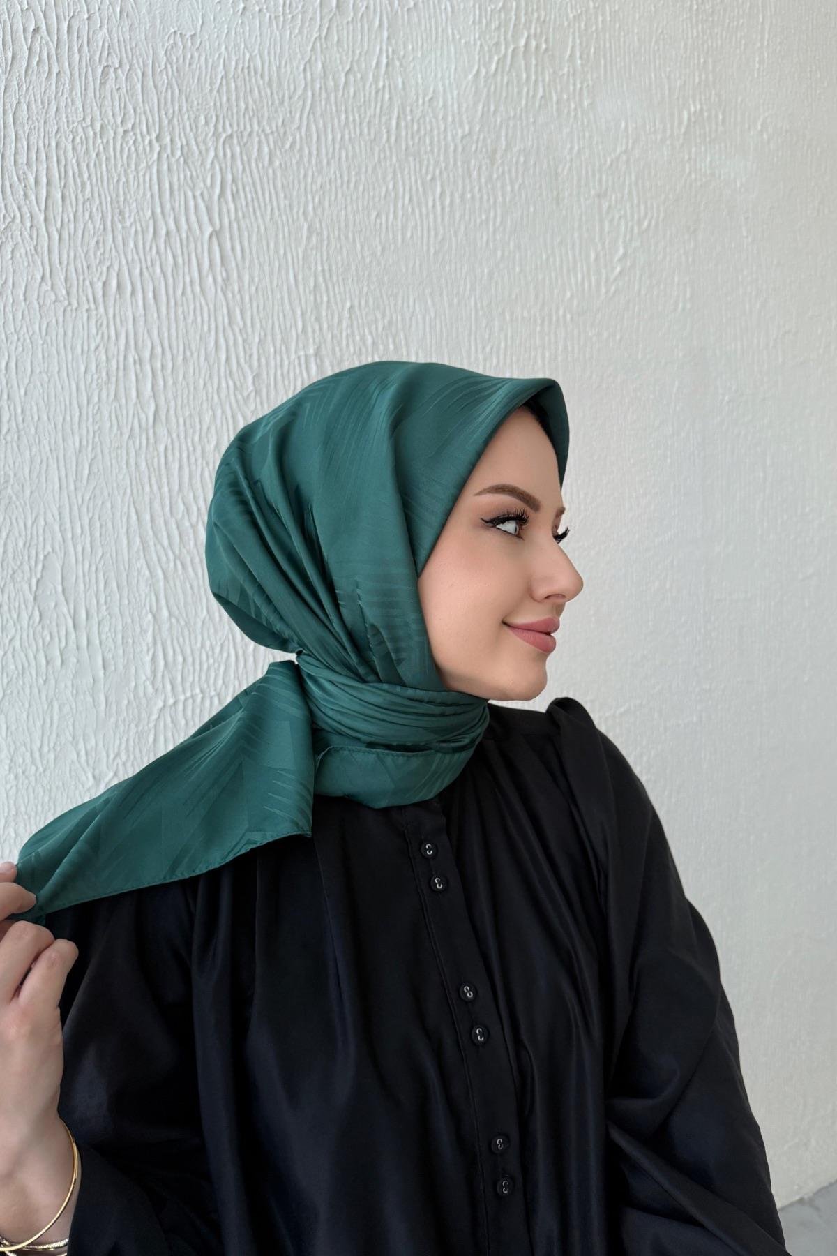 Zümrüt Noya İpeksi Jakar Eşarp