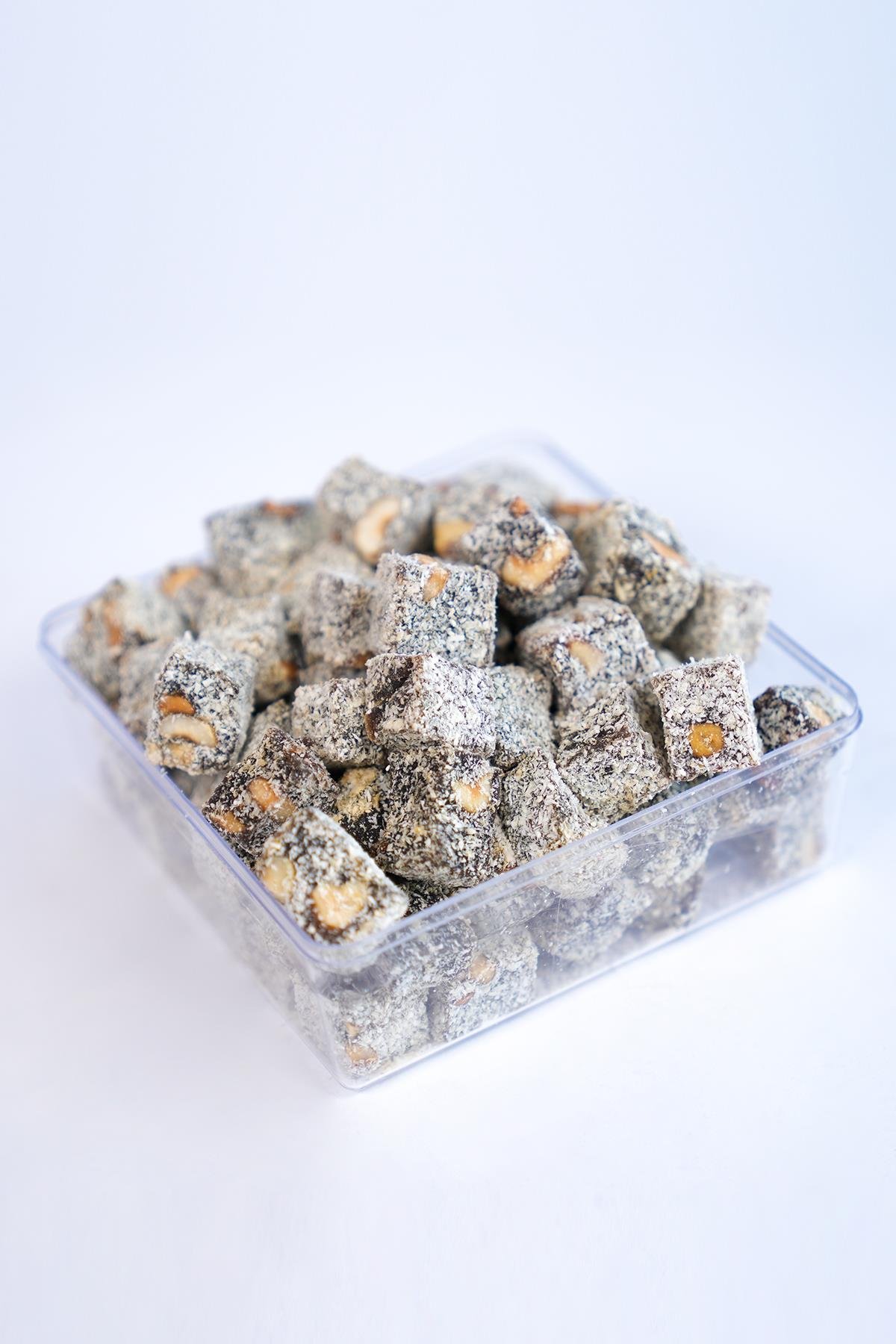 Hindistan Cevizli Çifte Kavrulmuş Kakaolu Karışık Kuruyemişli Lokum 1 Kg