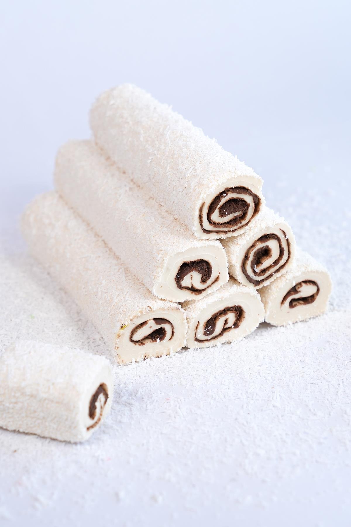 Hindistan Cevizli Vanilyalı Çikolatalı Sarma Lokum 1 Kg