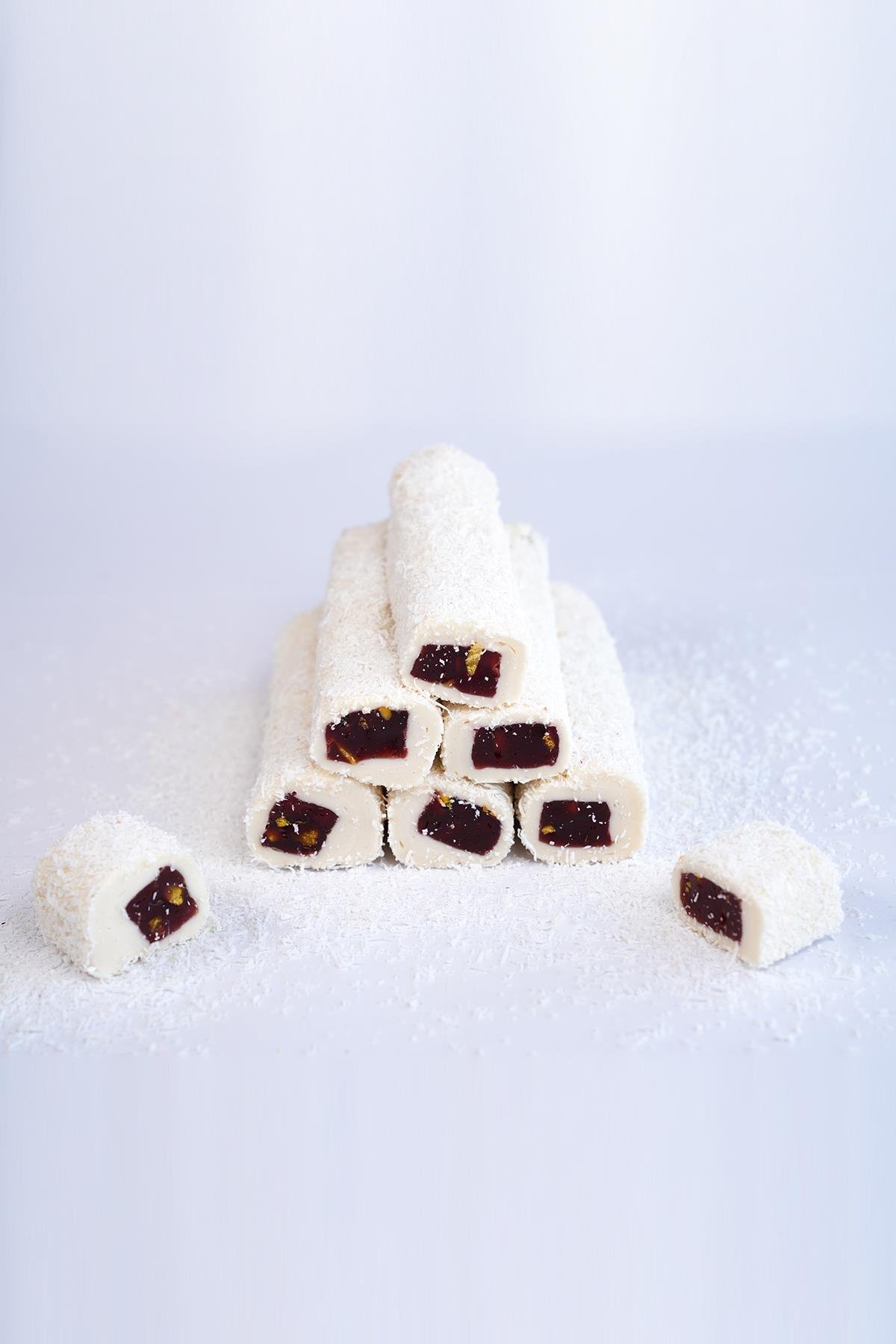 Hindistan Cevizli Vanilyalı Narlı Antep Fıstıklı Sarma Lokum 500 Gr