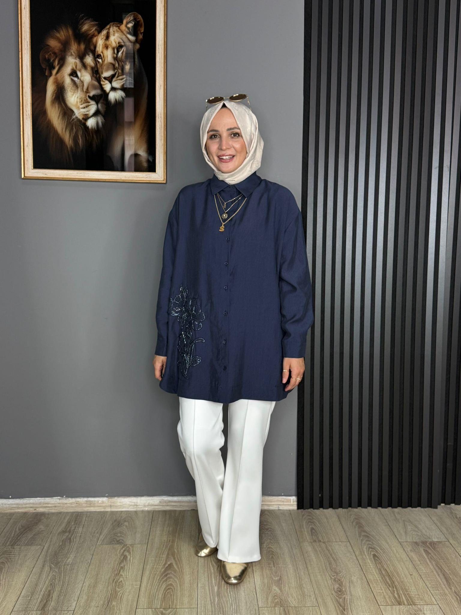 10793 İŞLEMELİ GÖMLEK LACİVERT 