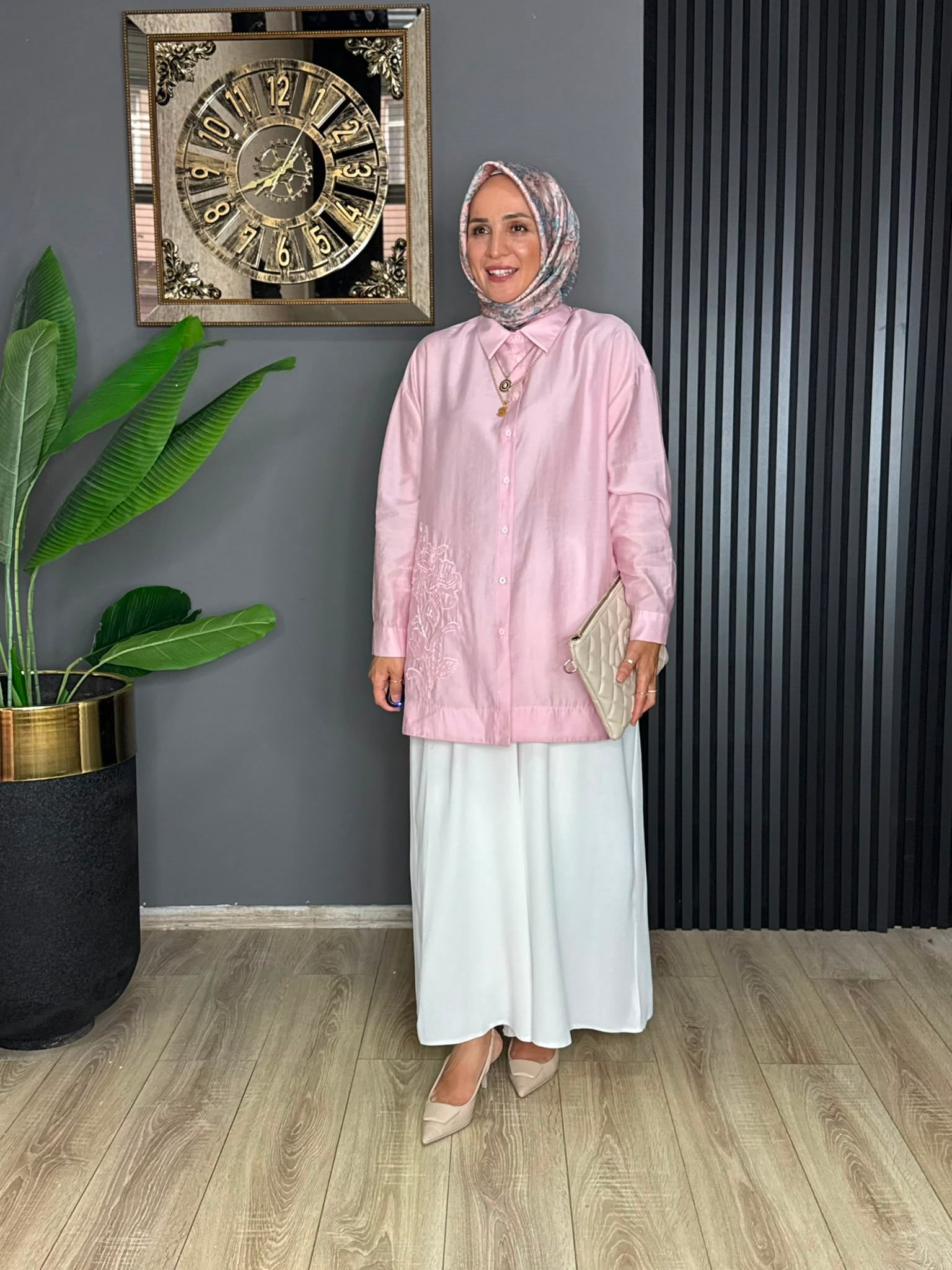 10793 İŞLEMELİ GÖMLEK PEMBE 