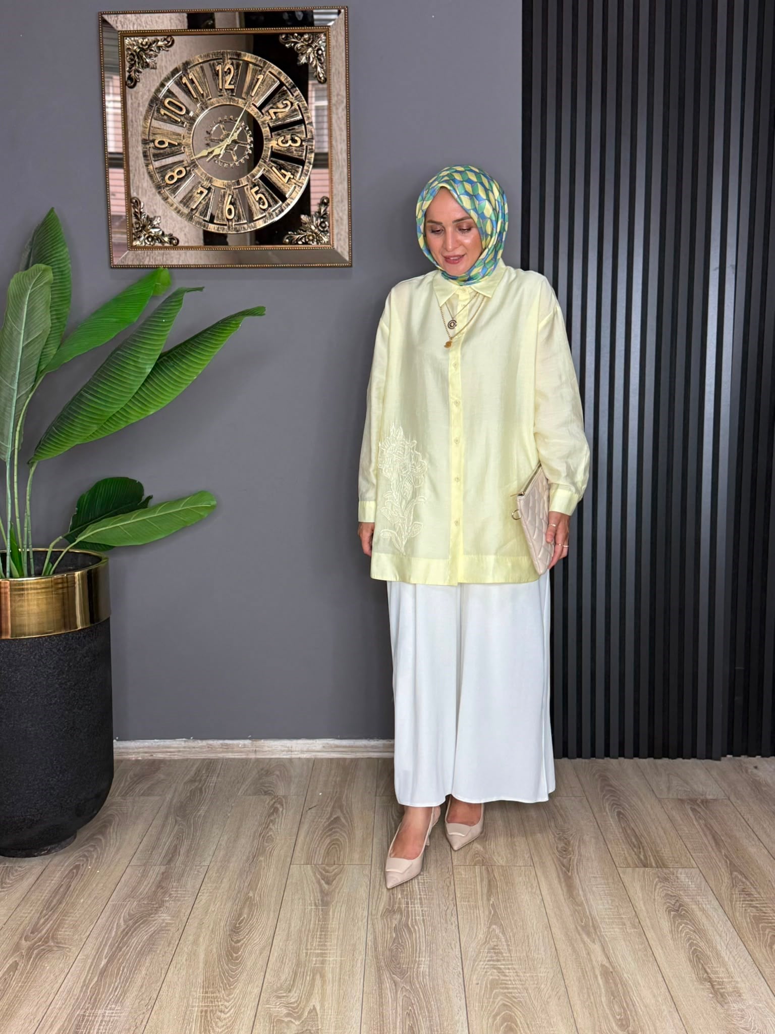 10793 İŞLEMELİ GÖMLEK SARI