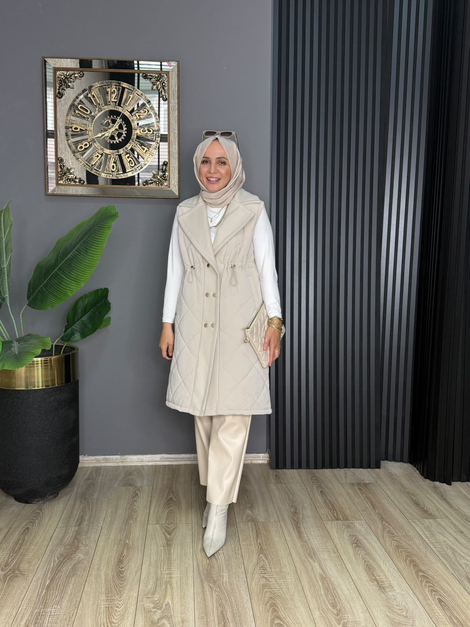 2223 LAVİN KAPİTONE YELEK KREM 1 
