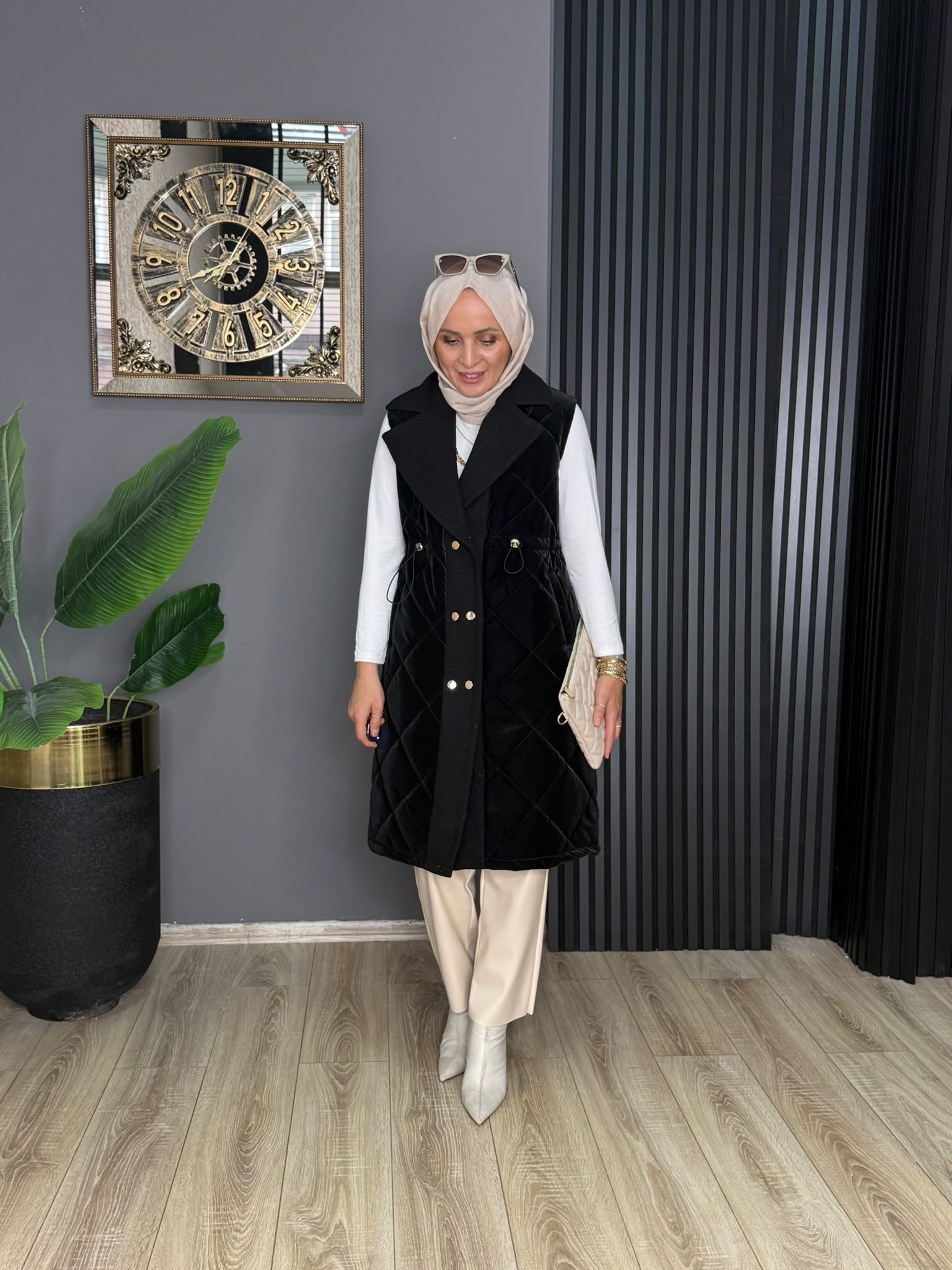 2223 LAVİN KAPİTONE YELEK SİYAH 1 