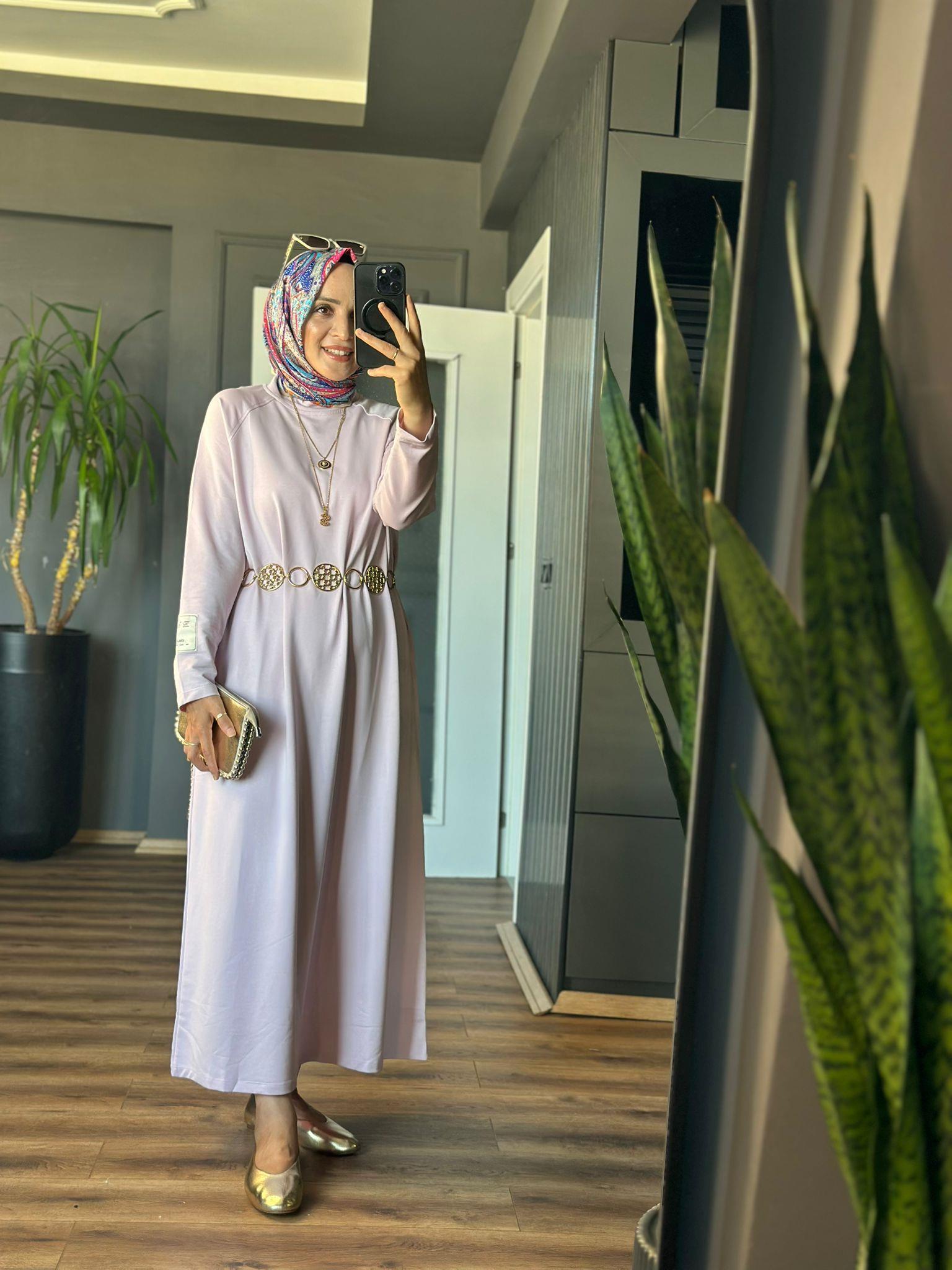 2400 KOLU ETİKET DETAYLI ELBİSE LİLA 