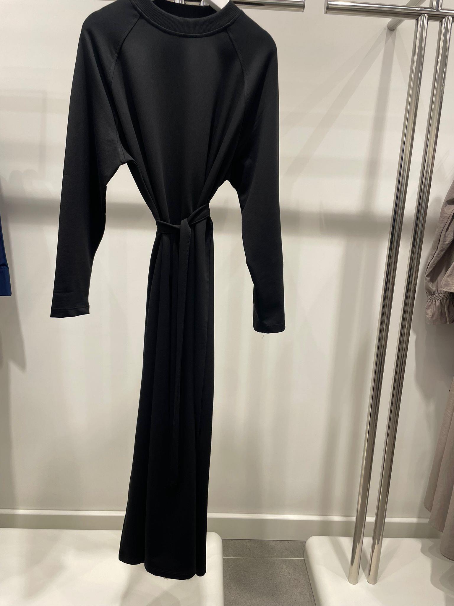 2400 KOLU ETİKET DETAYLI ELBİSE SİYAH 