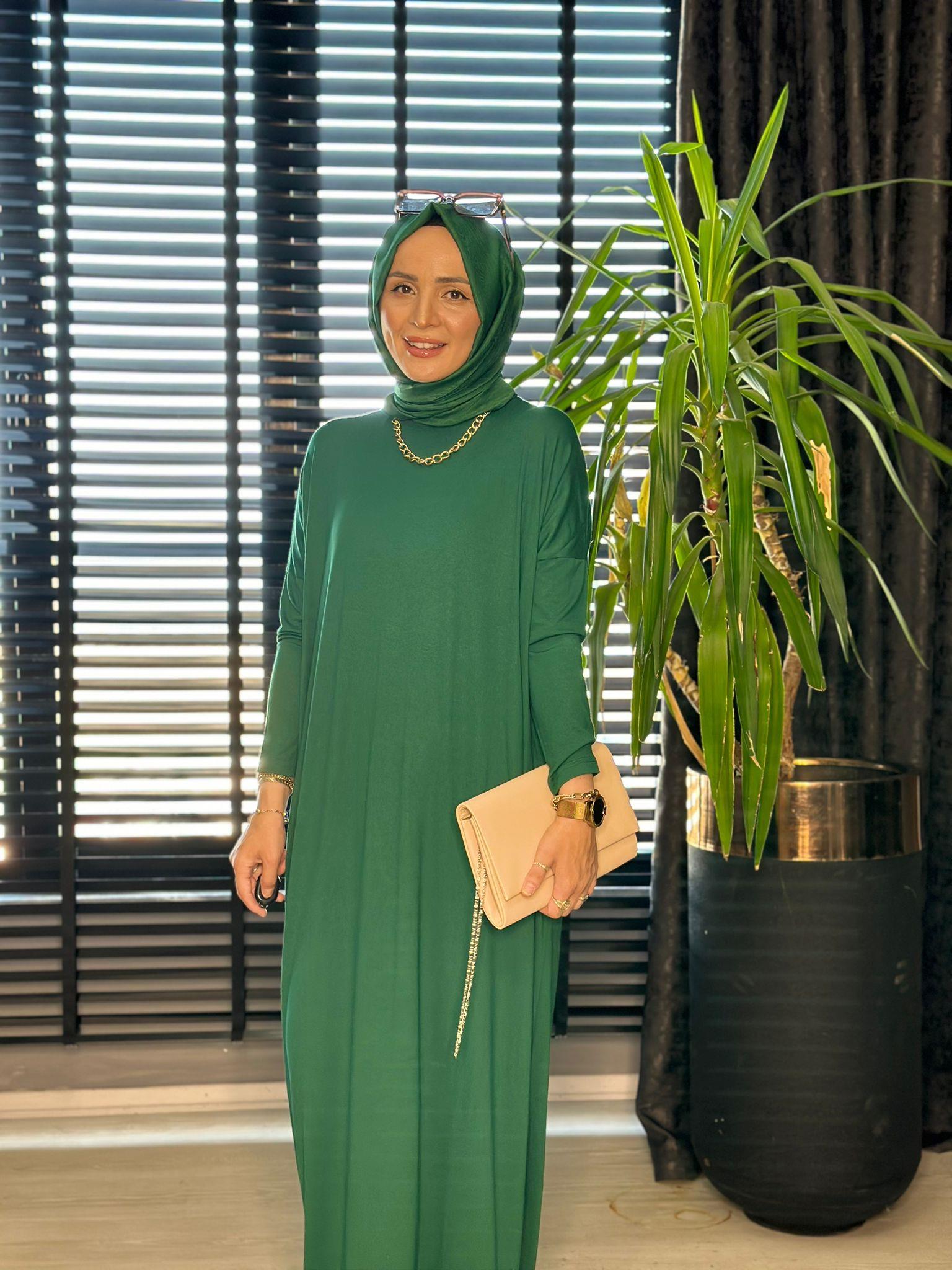 24234 PENYE ELBİSE ZÜMRÜT YEŞİL