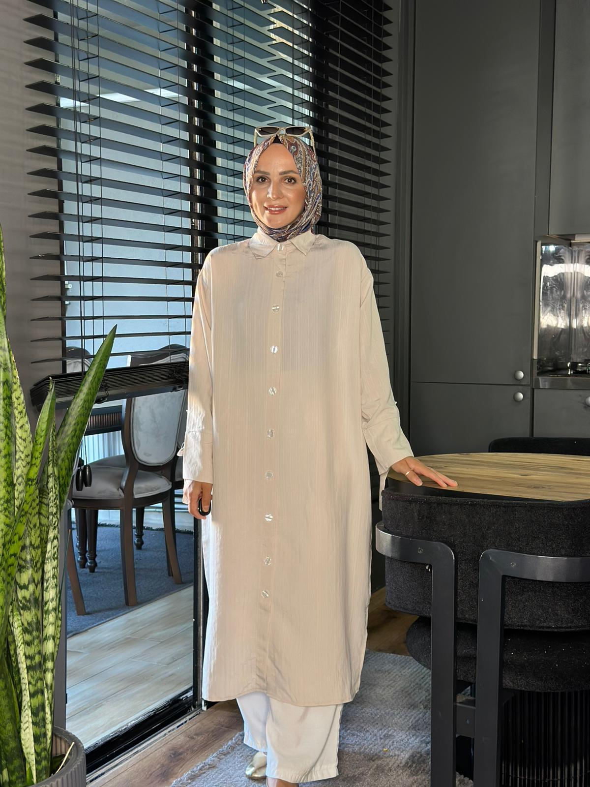 24333 KEMERLİ UZUN KAP KREM S-M 