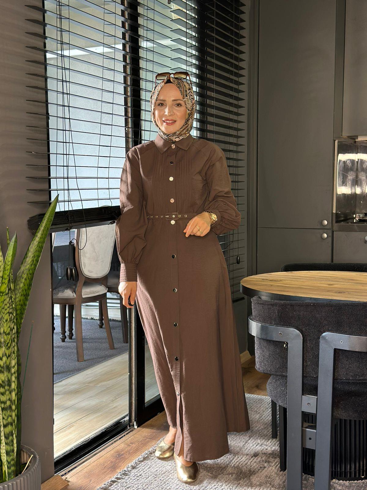 2502 DÜĞMELİ KAHVERENGİ ELBİSE 