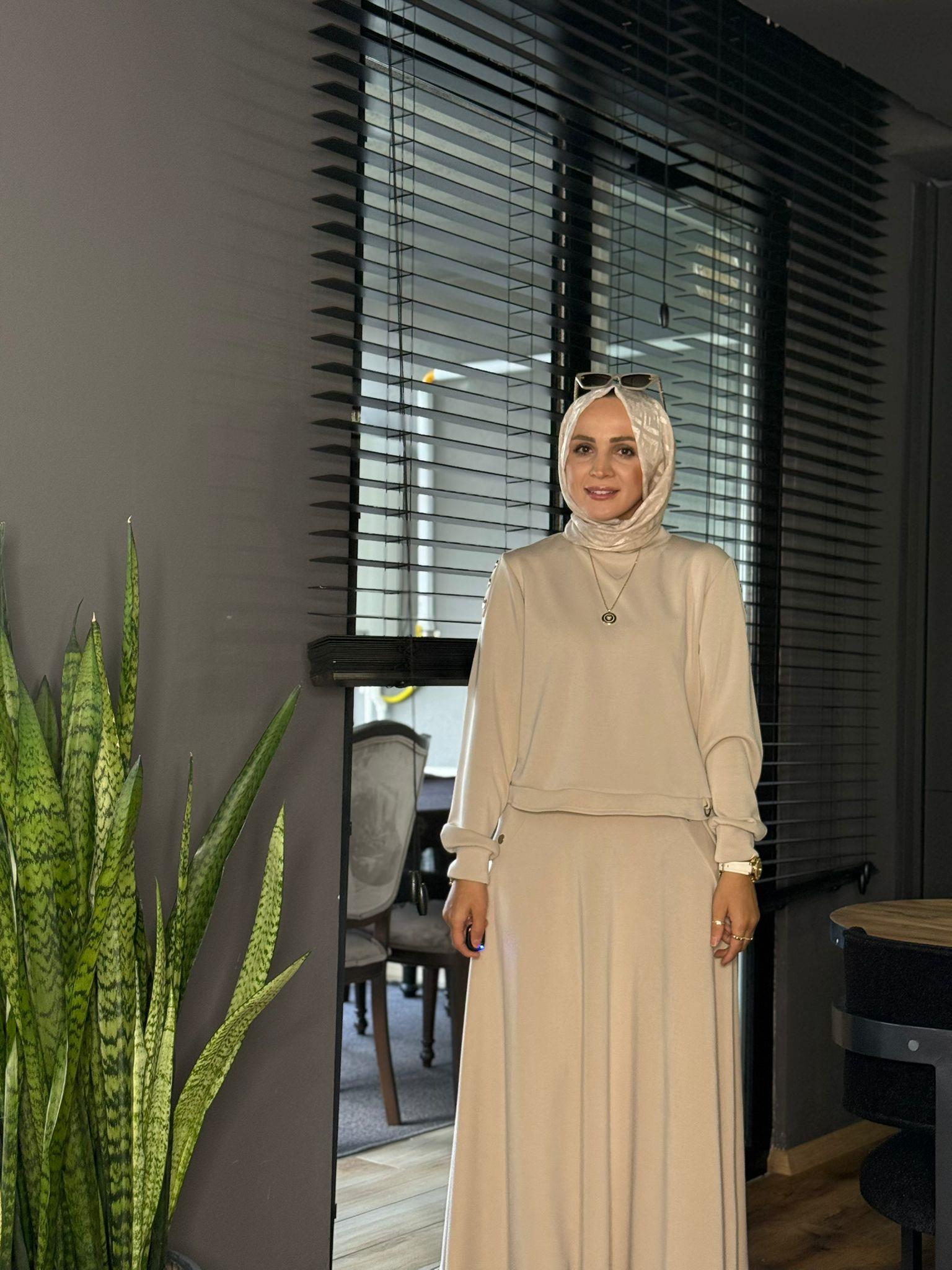 2800 DÜĞME DETAY ETEKLİ OYSHO TAKIM BEJ