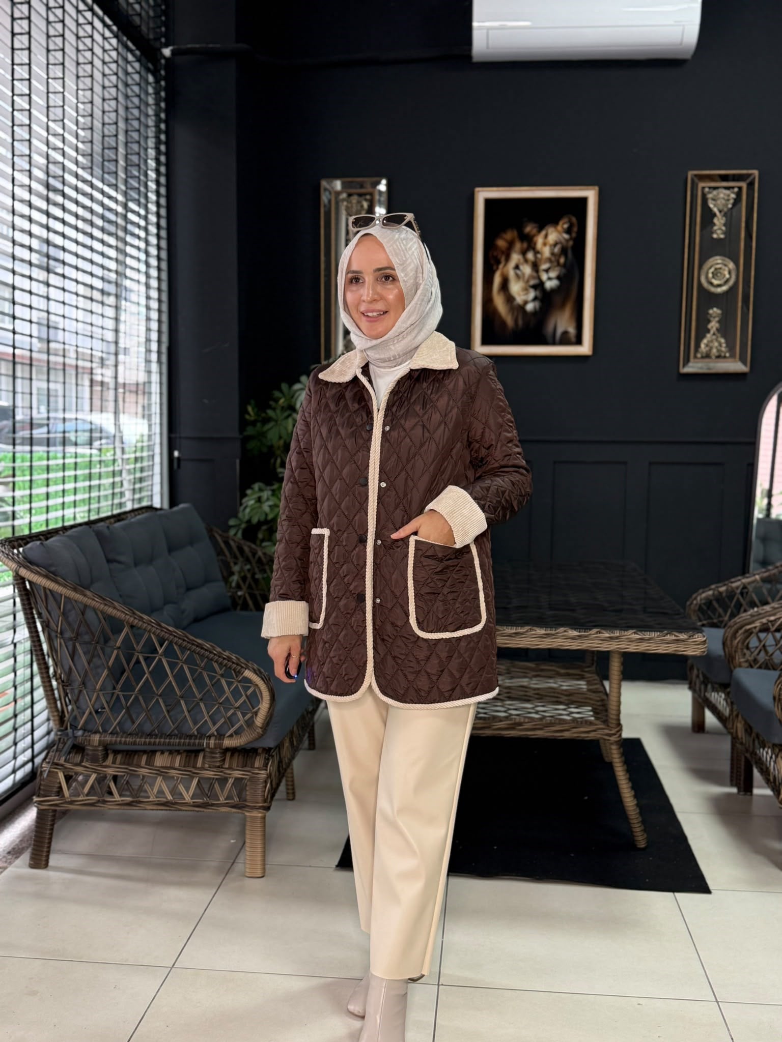 32543 KADİFE DETAY KAPİTONE MONT KAHVERENGİ 