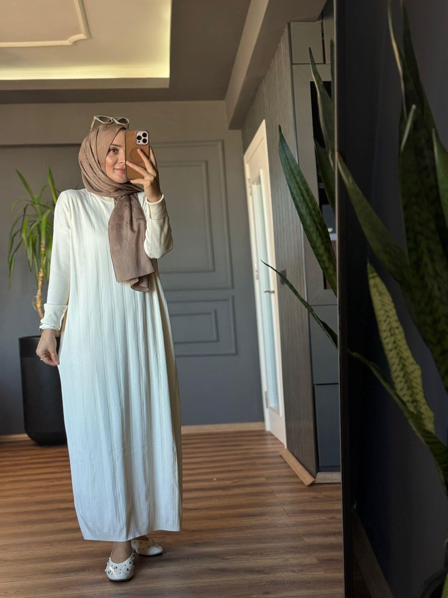 41046 SOĞUK İPLİK MERSERİZE ELBİSE EKRU