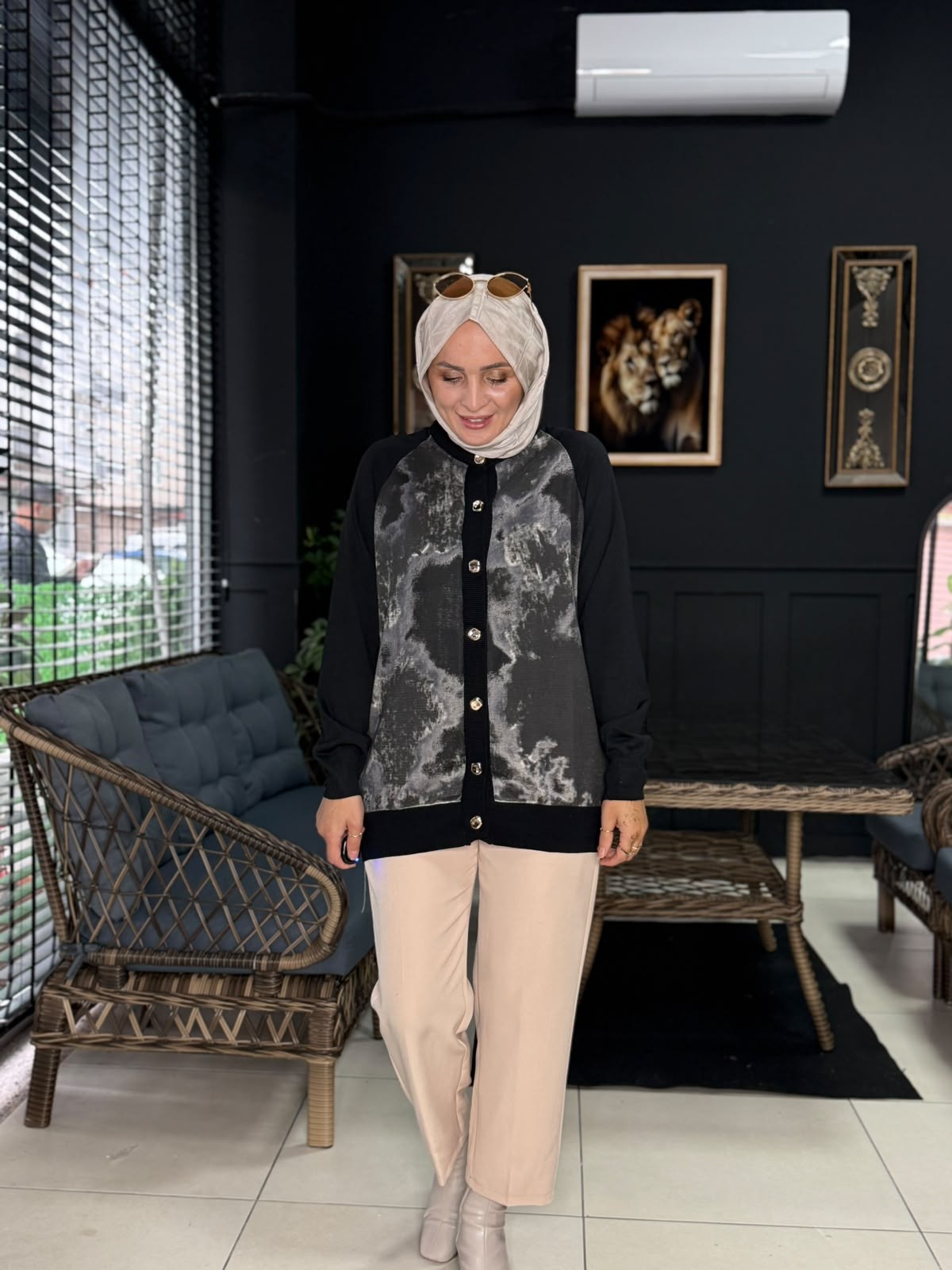 44227 ALACALI MERSERİZE HIRKA SİYAH