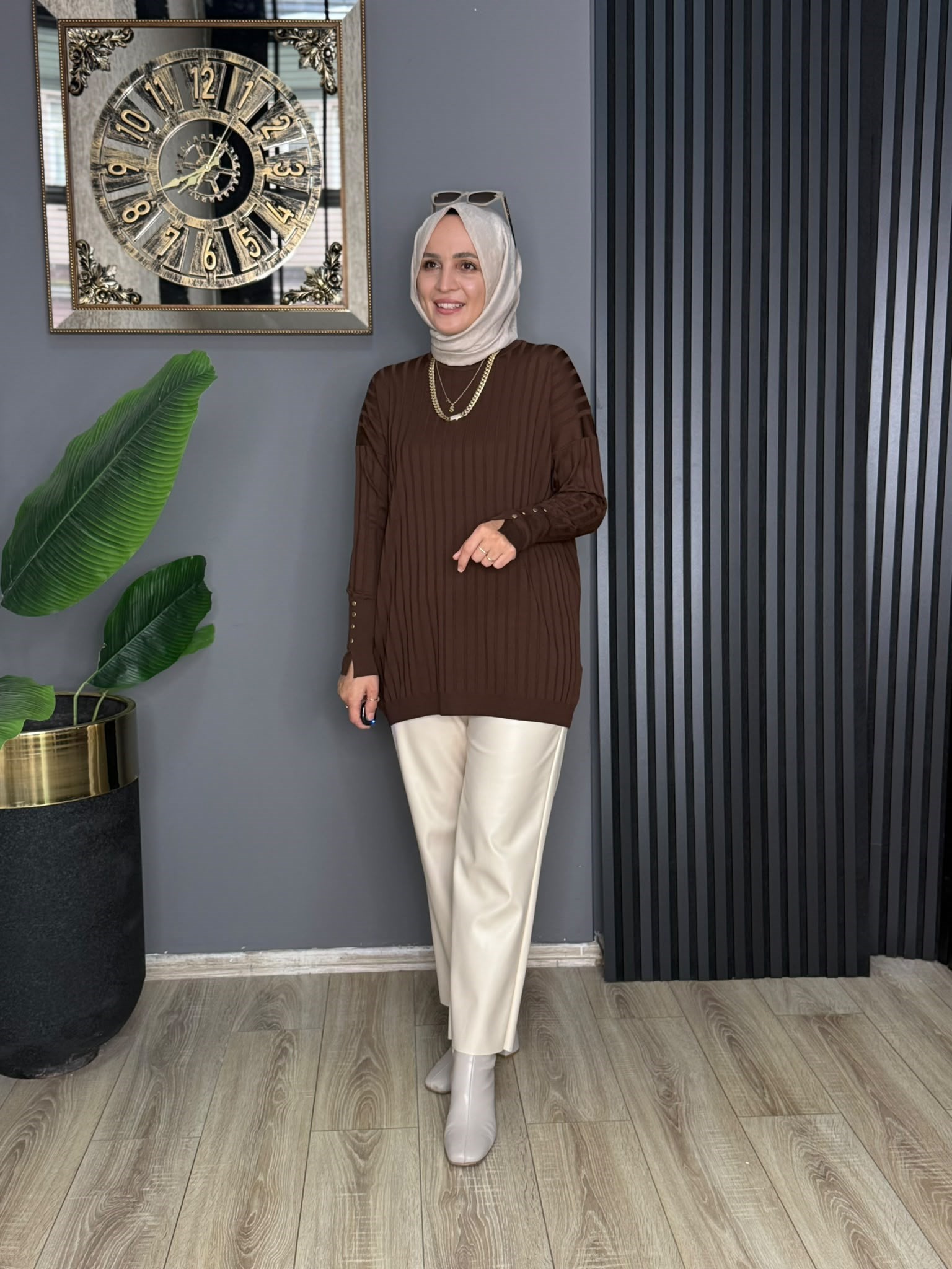 44258 DÜĞME DETAY FİTİLLİ MERSERİZE KAHVERENGİ 