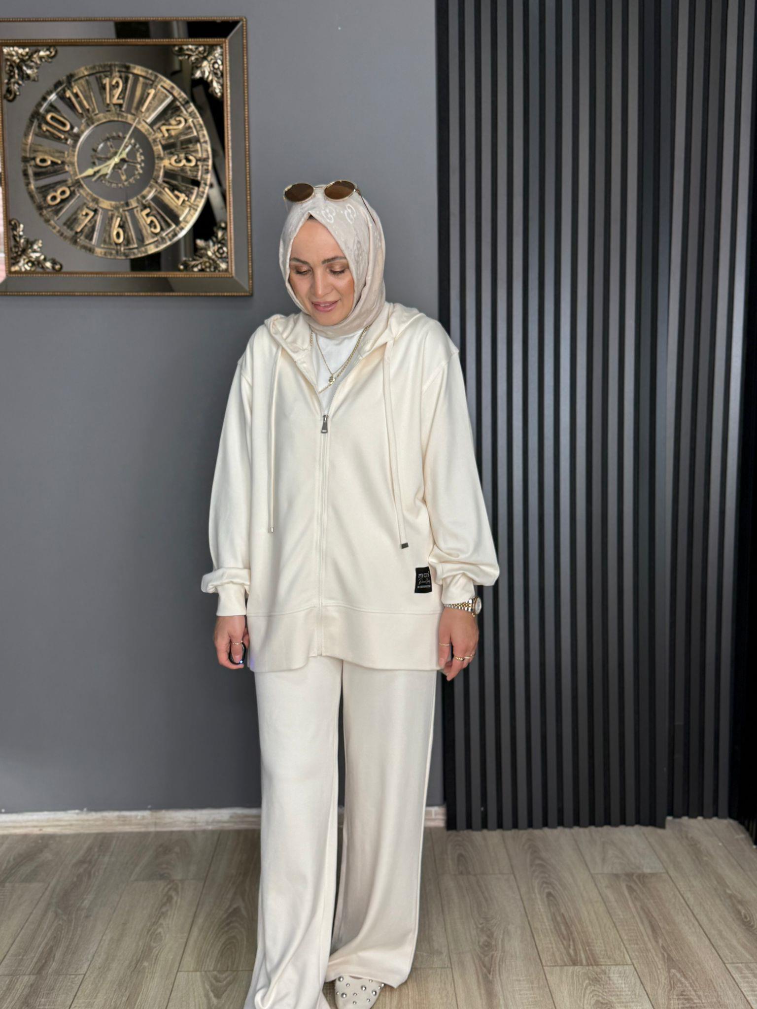 5942 ETİKET DETAY TAKIM EKRU 