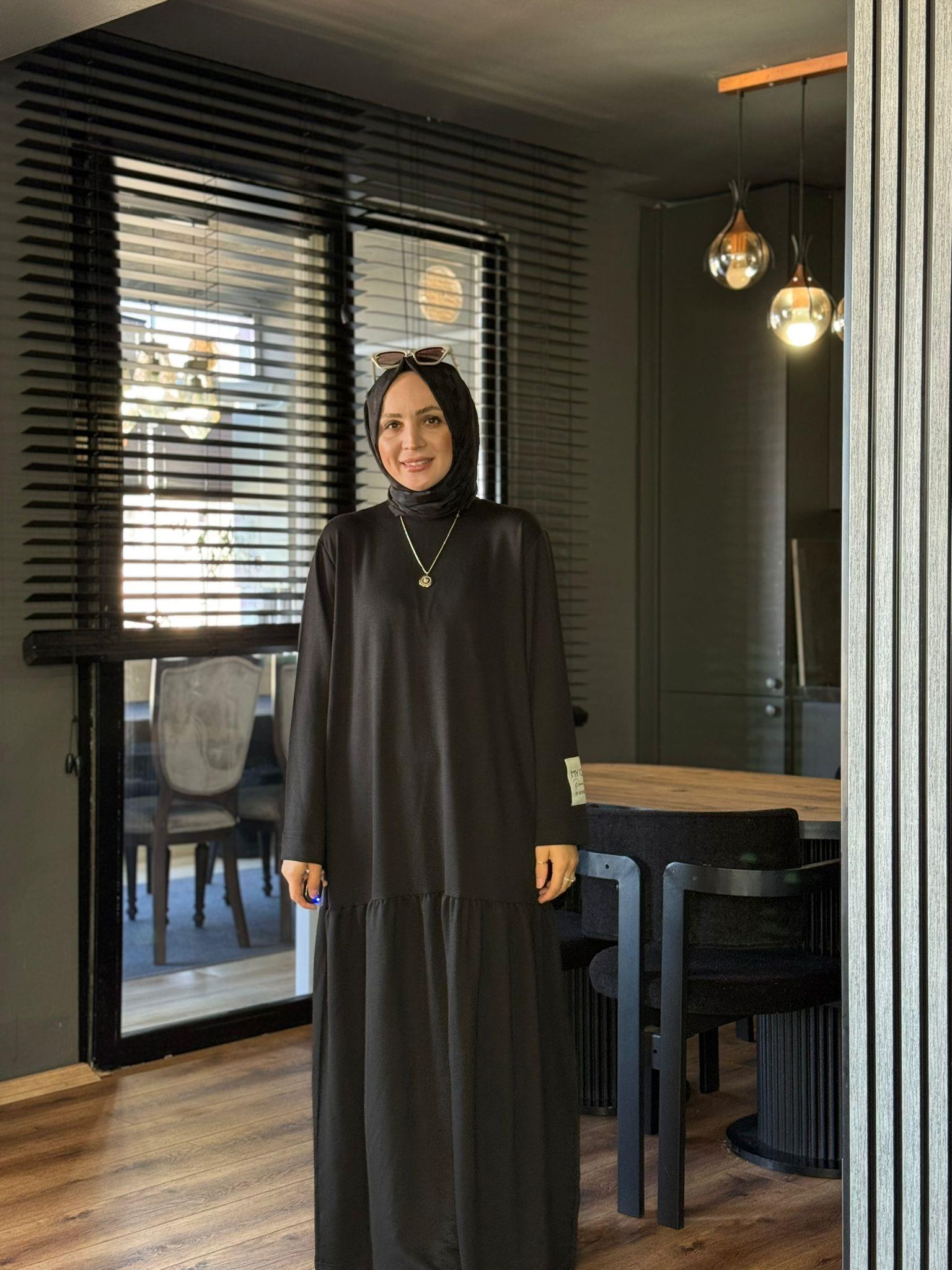 6077 KOL ETİKET DETAY ELBİSE SİYAH 