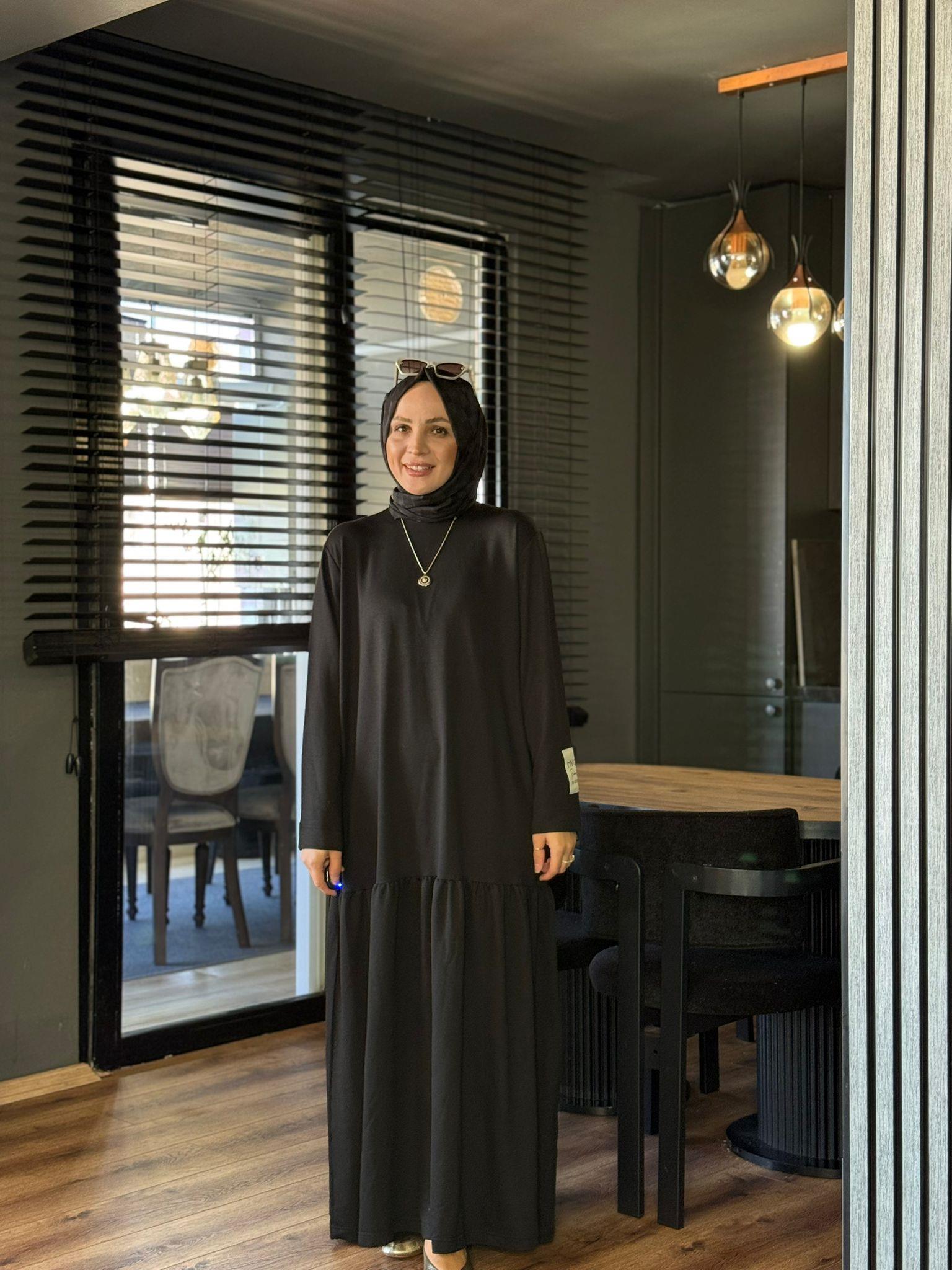 6077 KOL ETİKET DETAY ELBİSE SİYAH 