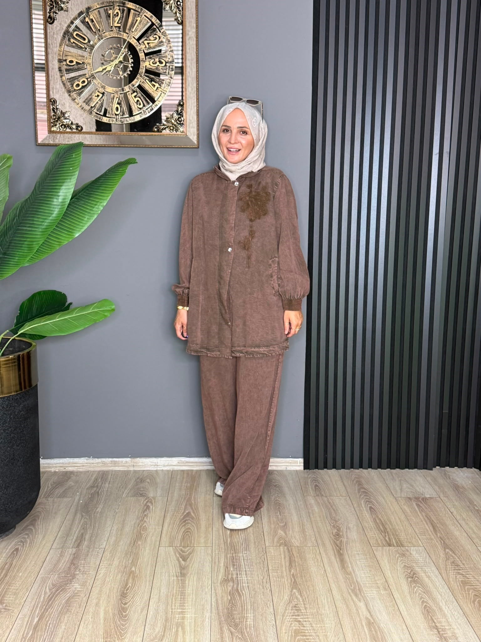 7956 TEK TARAF İŞLEMELİ TAKIM KAHVERENGİ  
