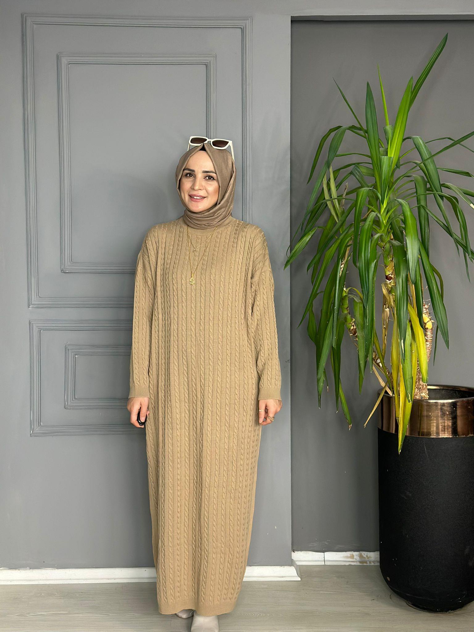 81012  ÖRGÜLÜ ELBİSE CAMEL