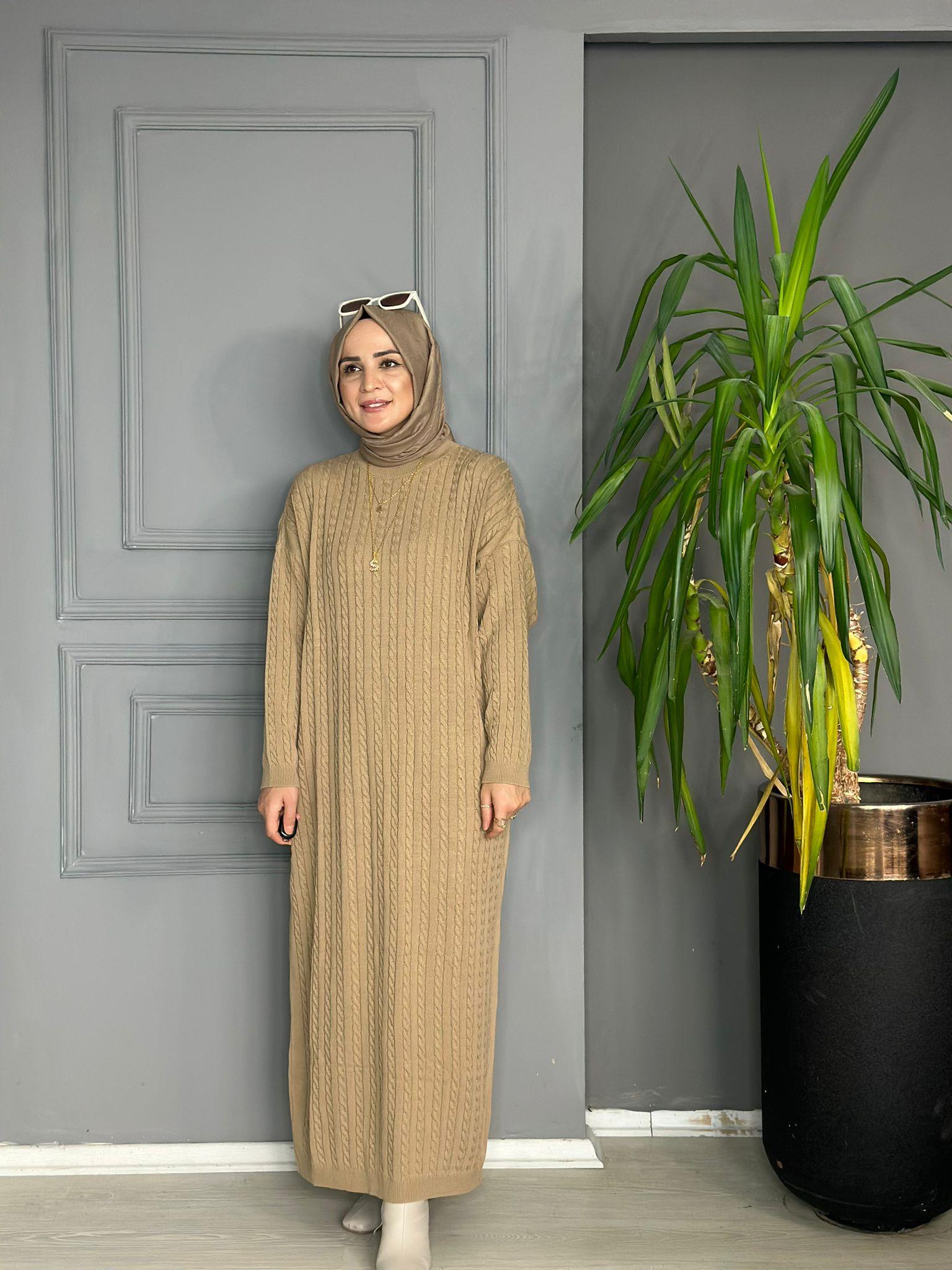 81012  ÖRGÜLÜ ELBİSE CAMEL