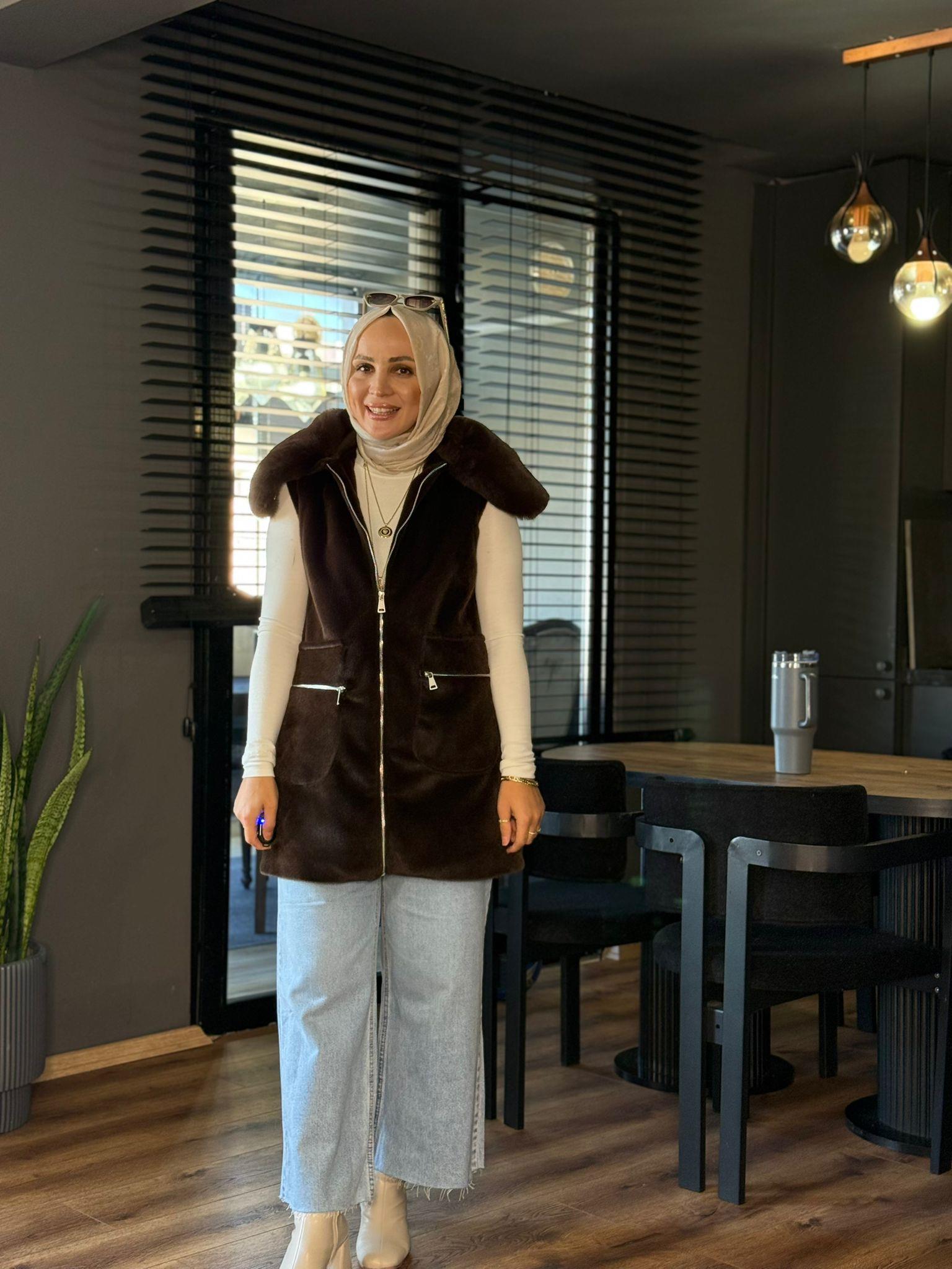 9006 KÜRK YAKA DETAY YELEK  KAHVERENGİ 