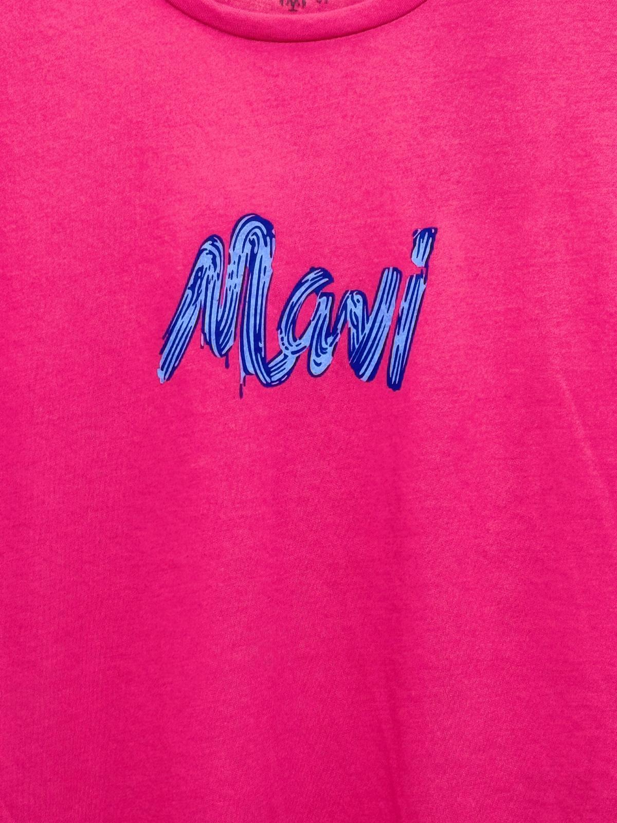 MAVİ İTALİK YAZI TİŞÖRT PEMBE 