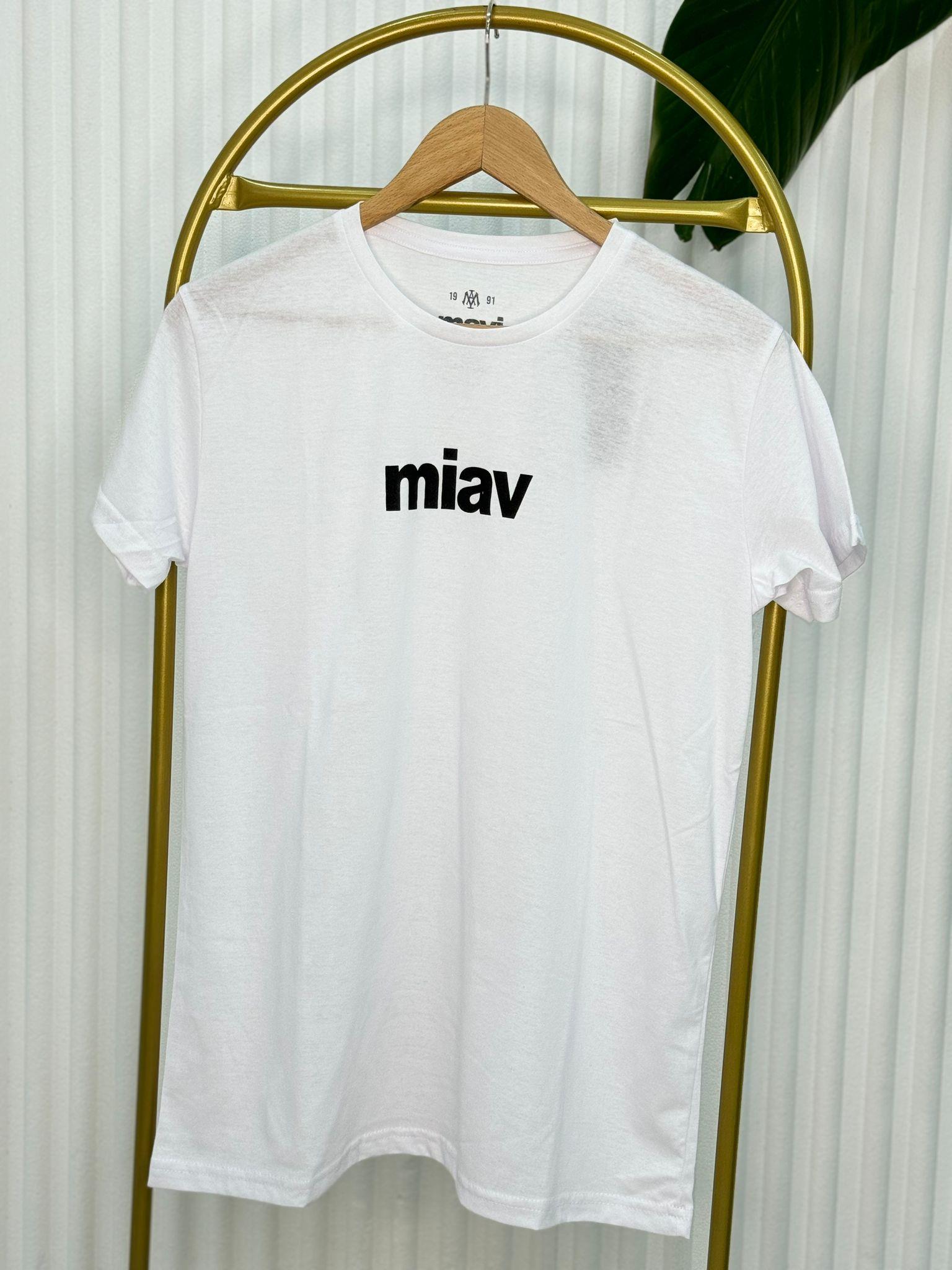 MAVİ TİŞÖRT BEYAZ 