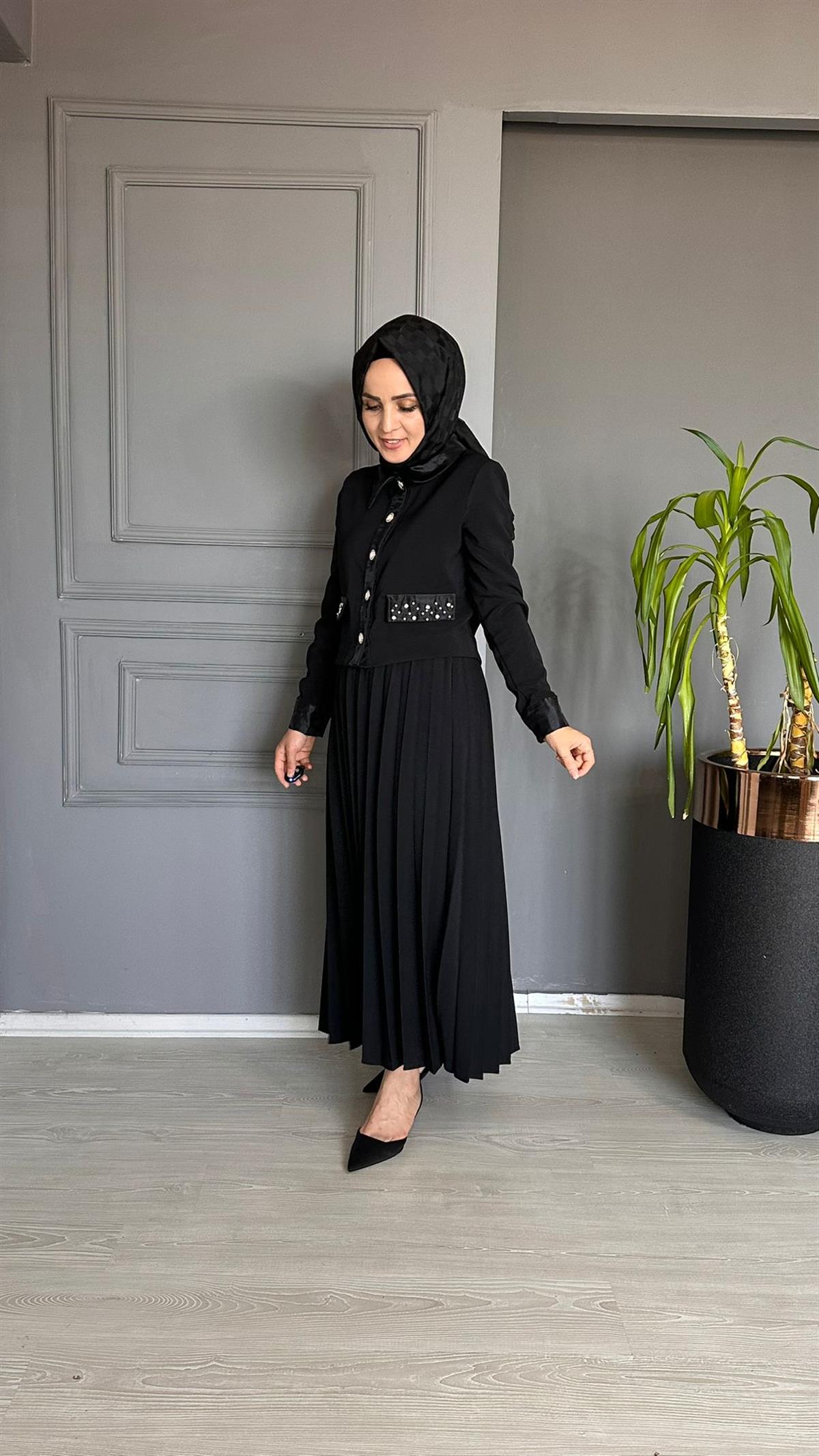 PİLİSE ETEKLİ TAKIM - SİYAH