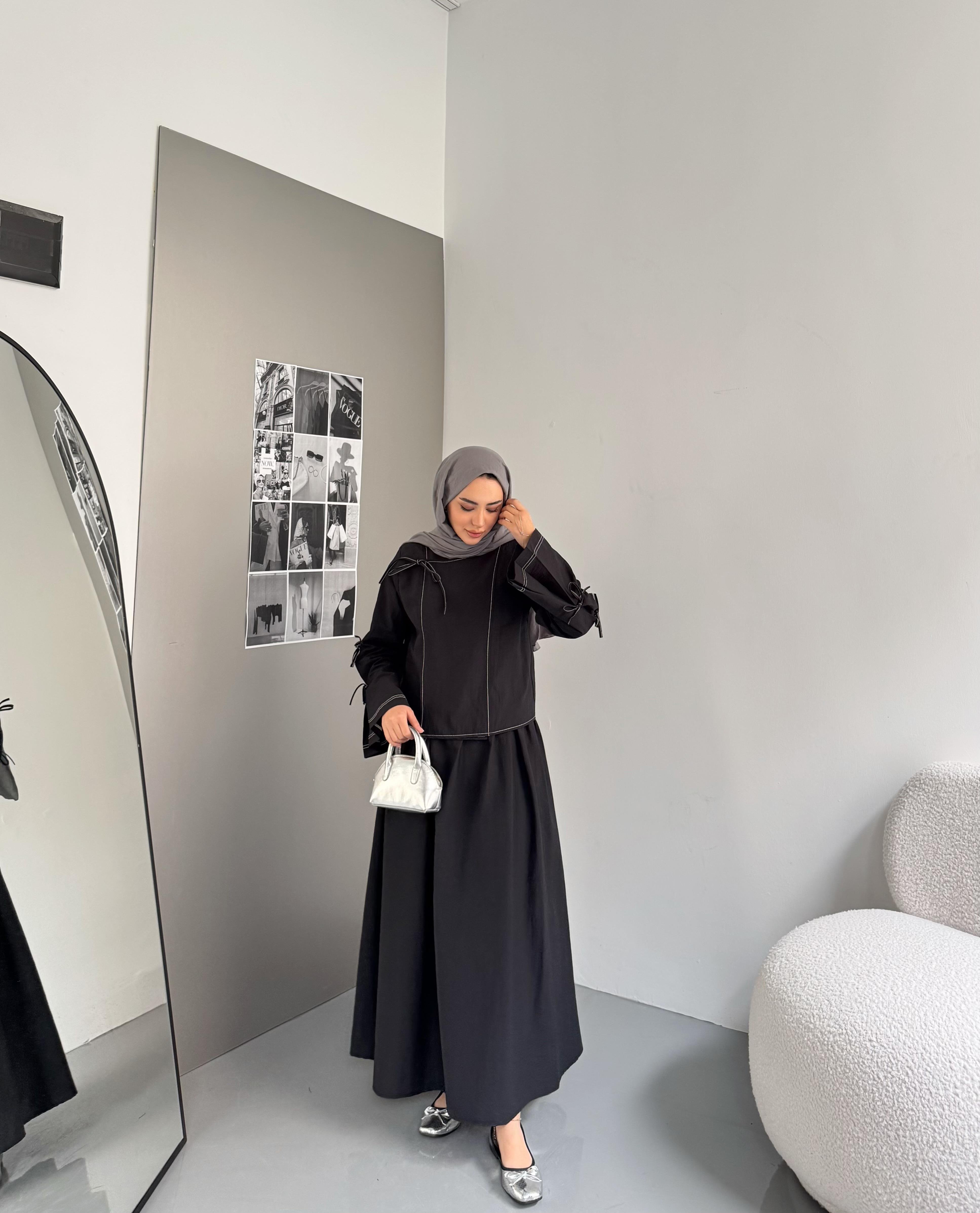 Fiyonk Detaylı Monche Takım Siyah
