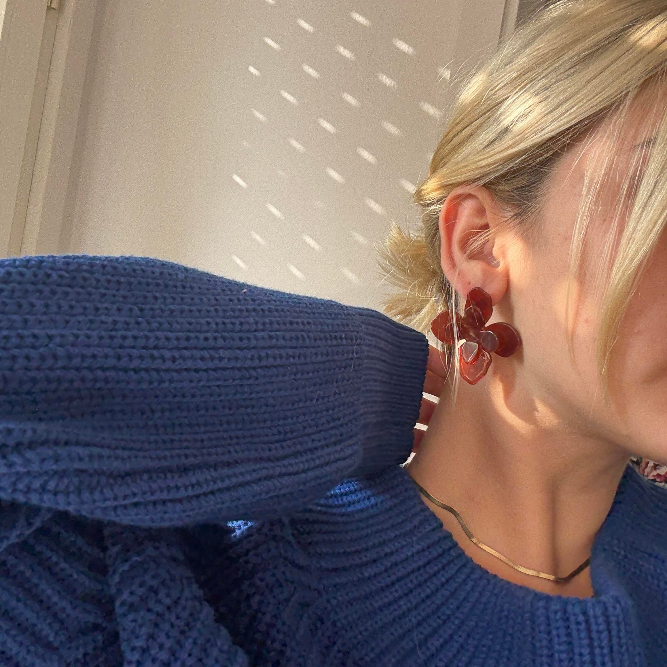 Akrilik Çiçek Küpe