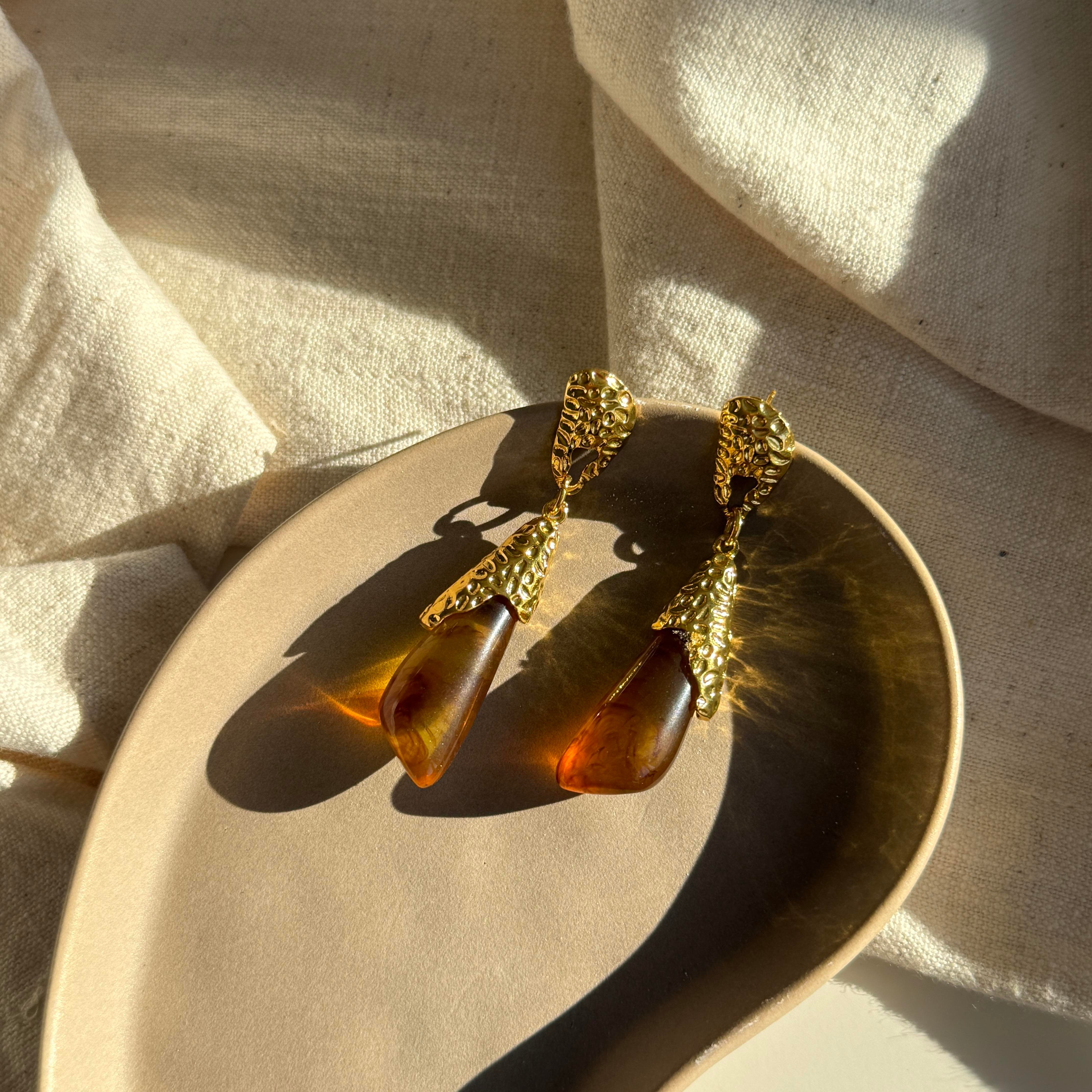 Asimetrik Akrilik Kahve Küpe