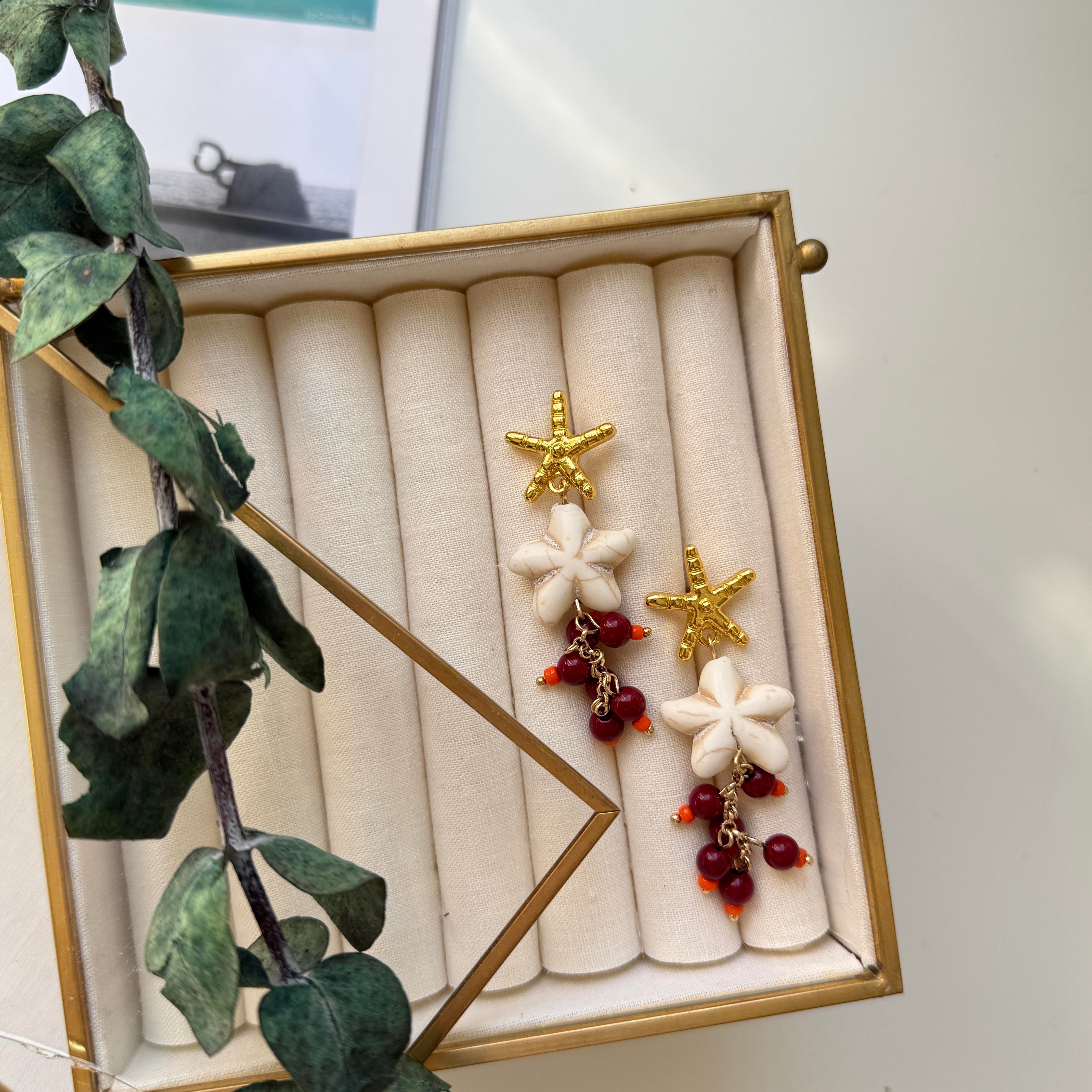 Boncuk Sallantılı Deniz Yıldızı Küpe
