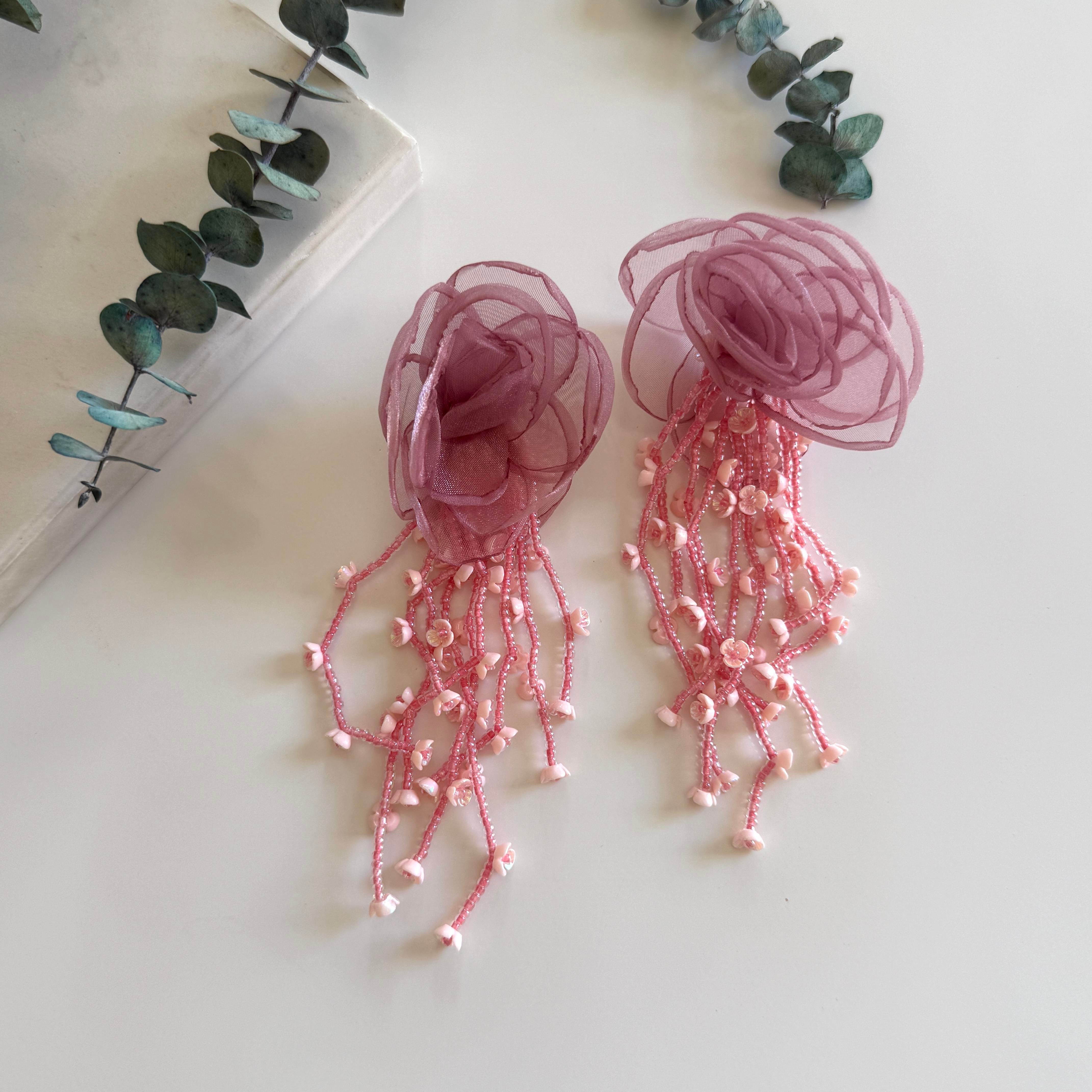 Boncuklu Tül Çiçek Küpe