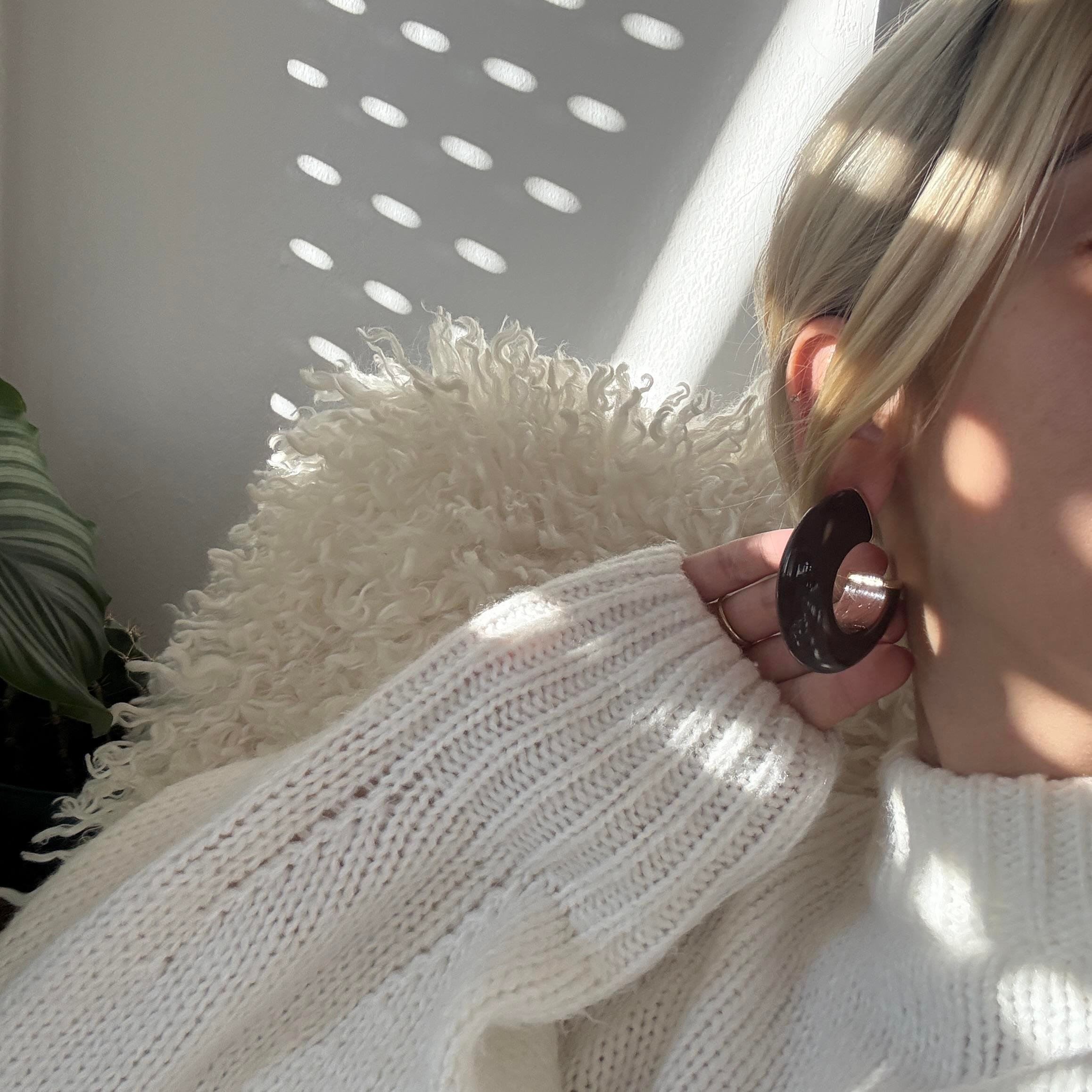 Bordo Kemik Halka Küpe