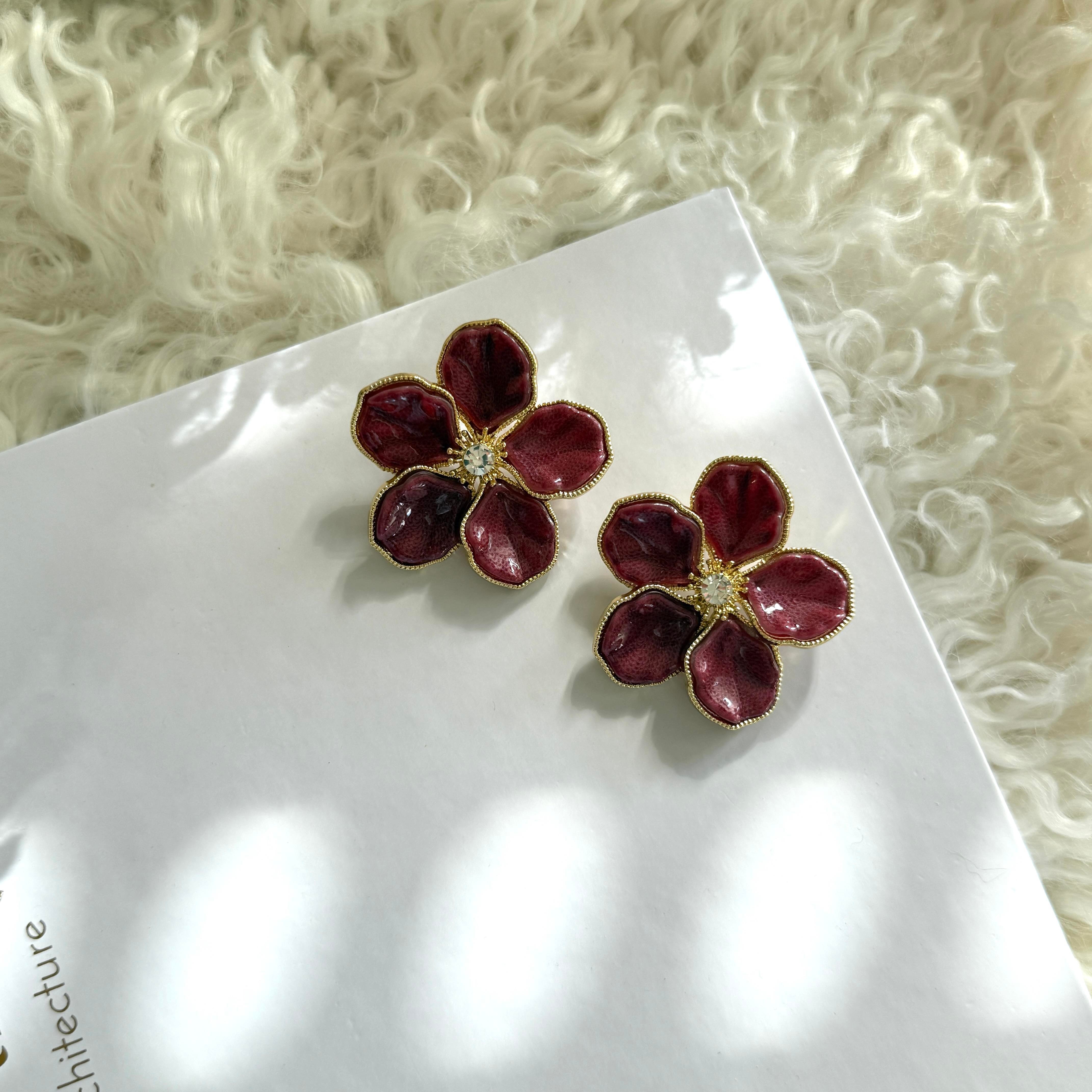 Bordo Mineli Çiçek Küpe