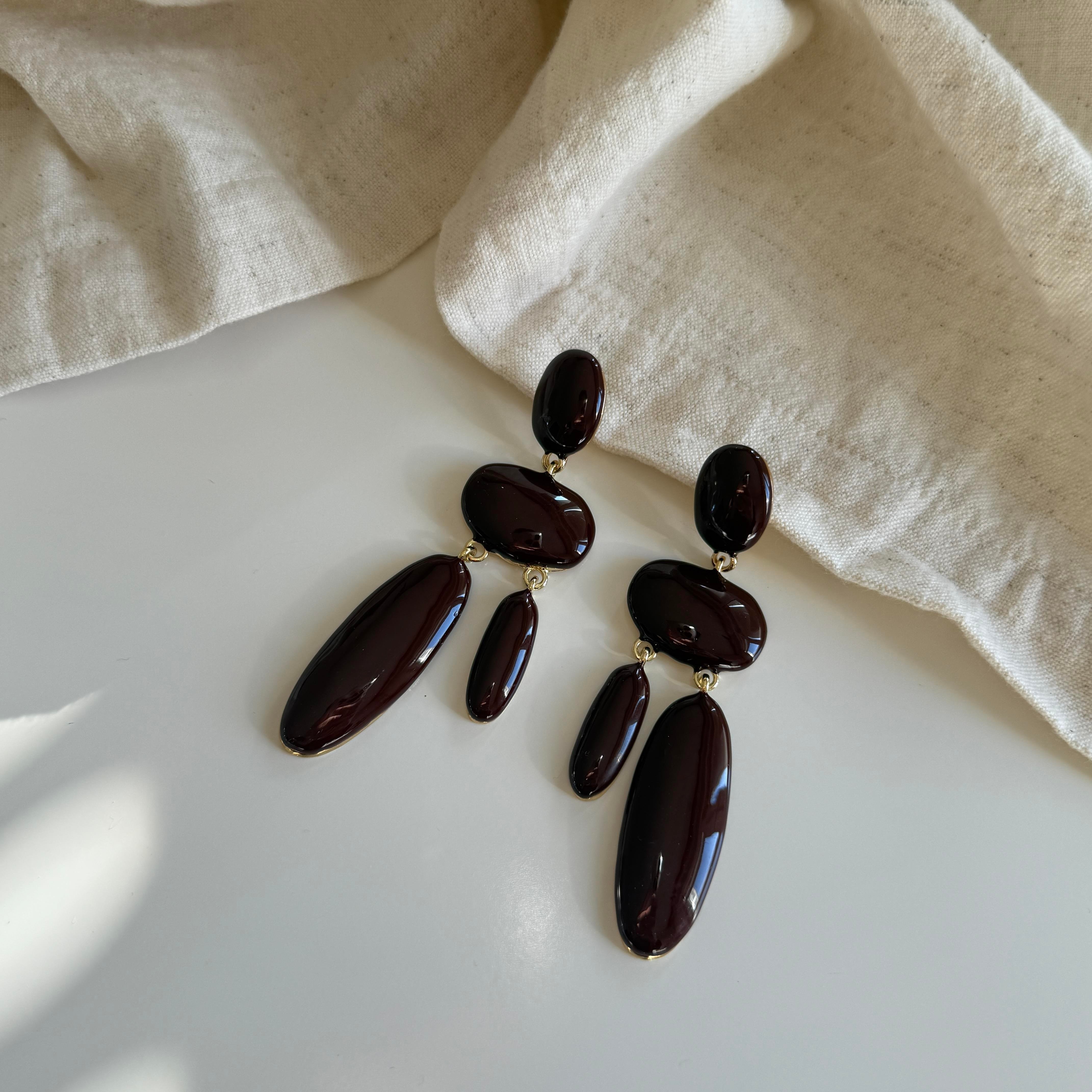 Bordo Mineli Sallantılı Oval Küpe