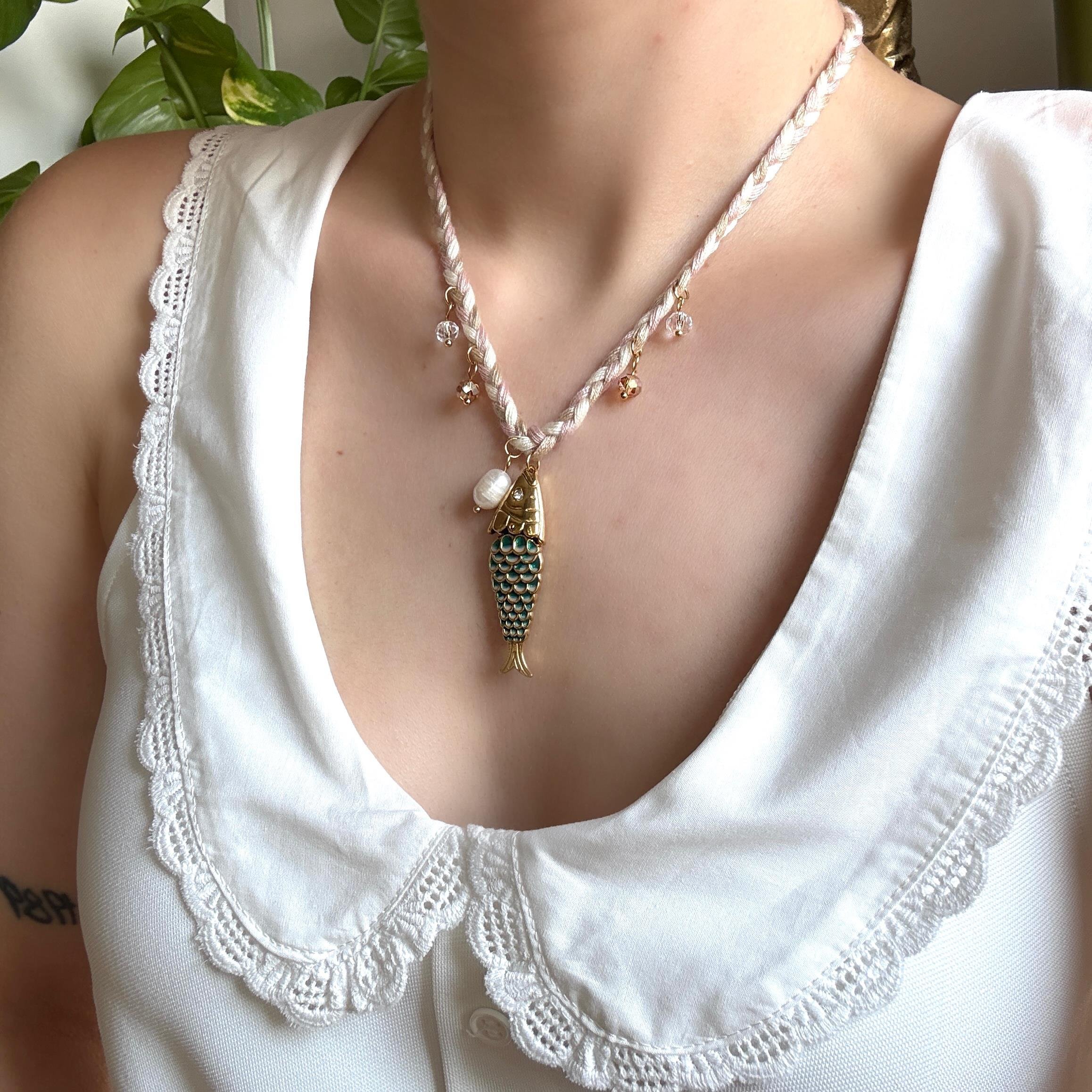 Çelik Bej Örgü Balık Kolye