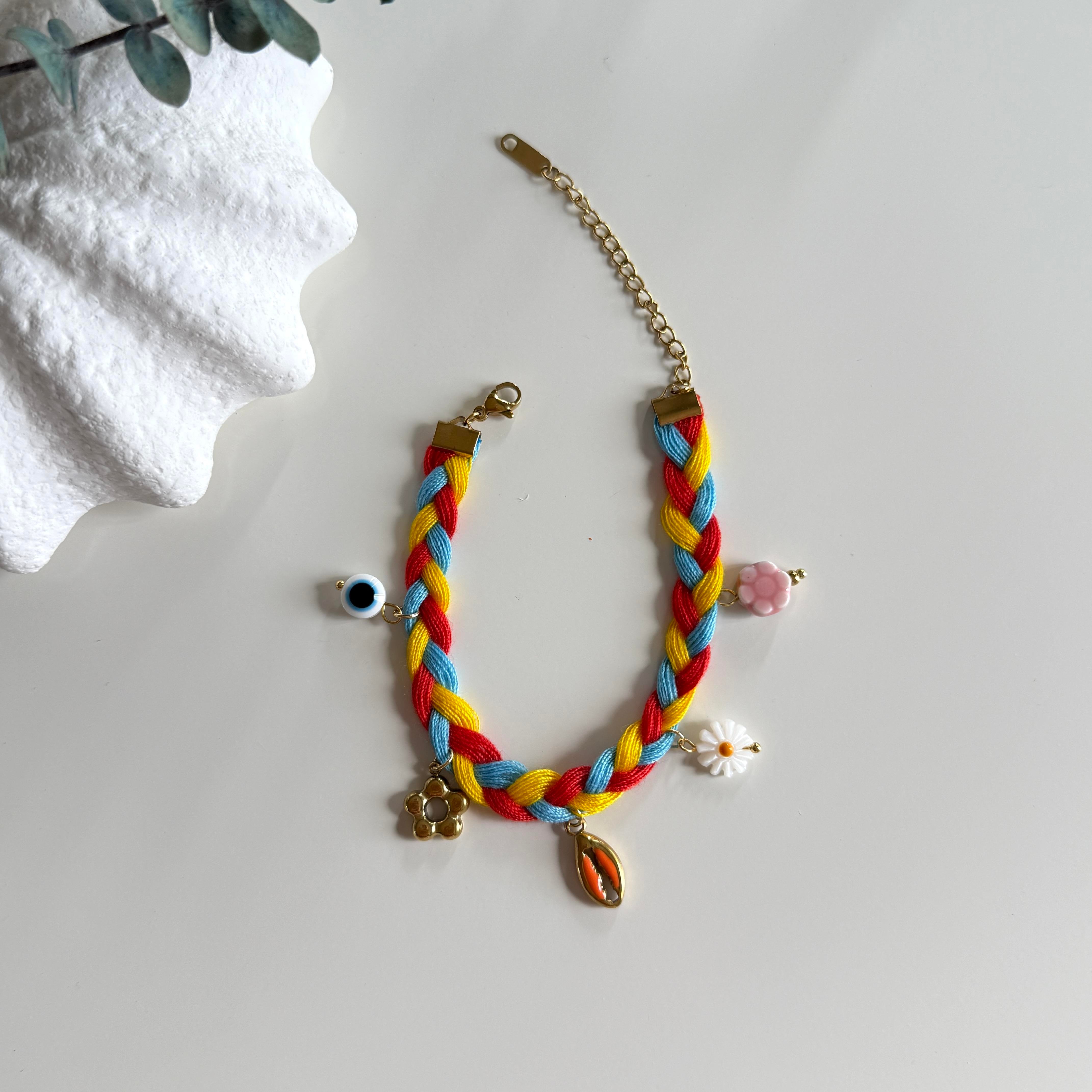 Çelik Charmlı Canlı Renkli Örgü Bileklik