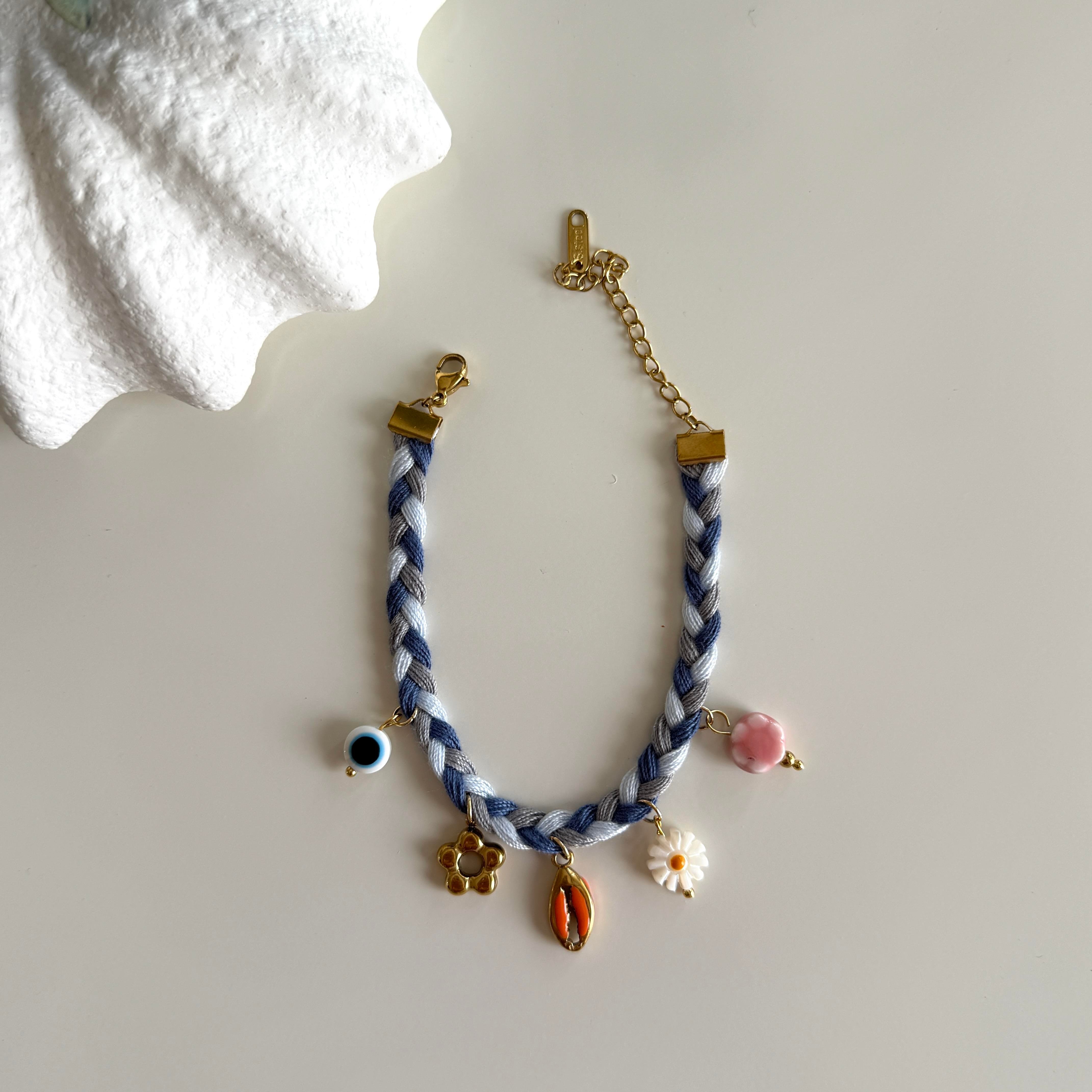 Çelik Charmlı Lacivert Örgü Bileklik