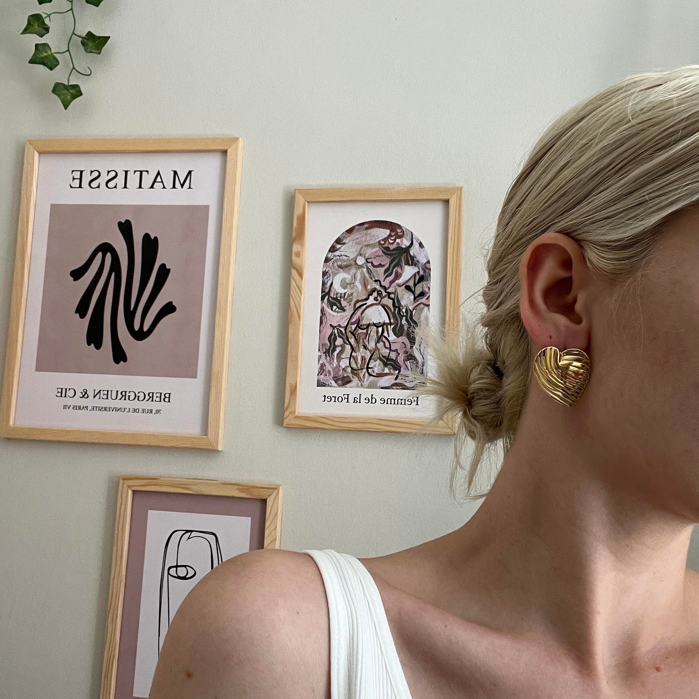 Çelik Çizgili Kalp Küpe