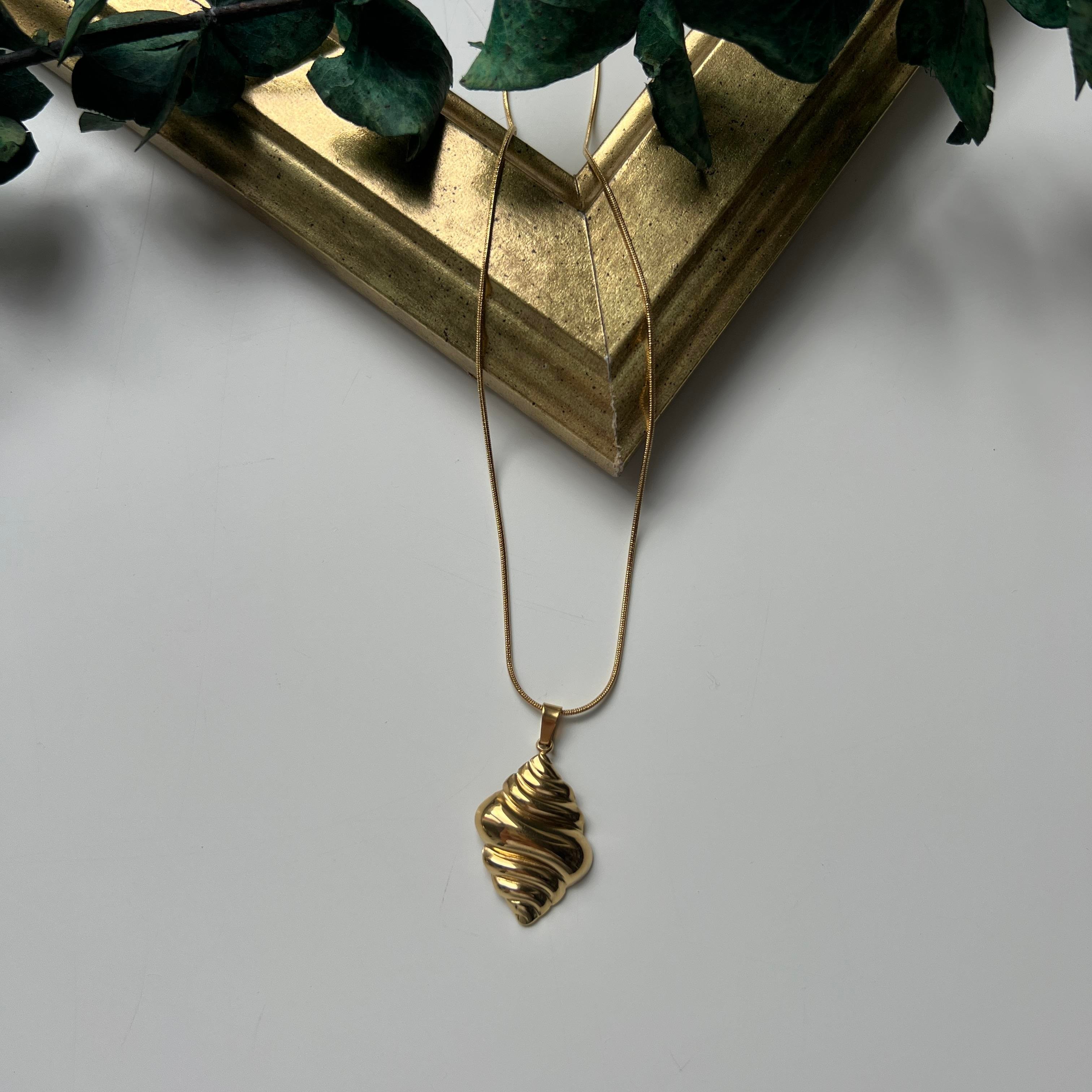 Çelik Deniz Kabuğu Kolye